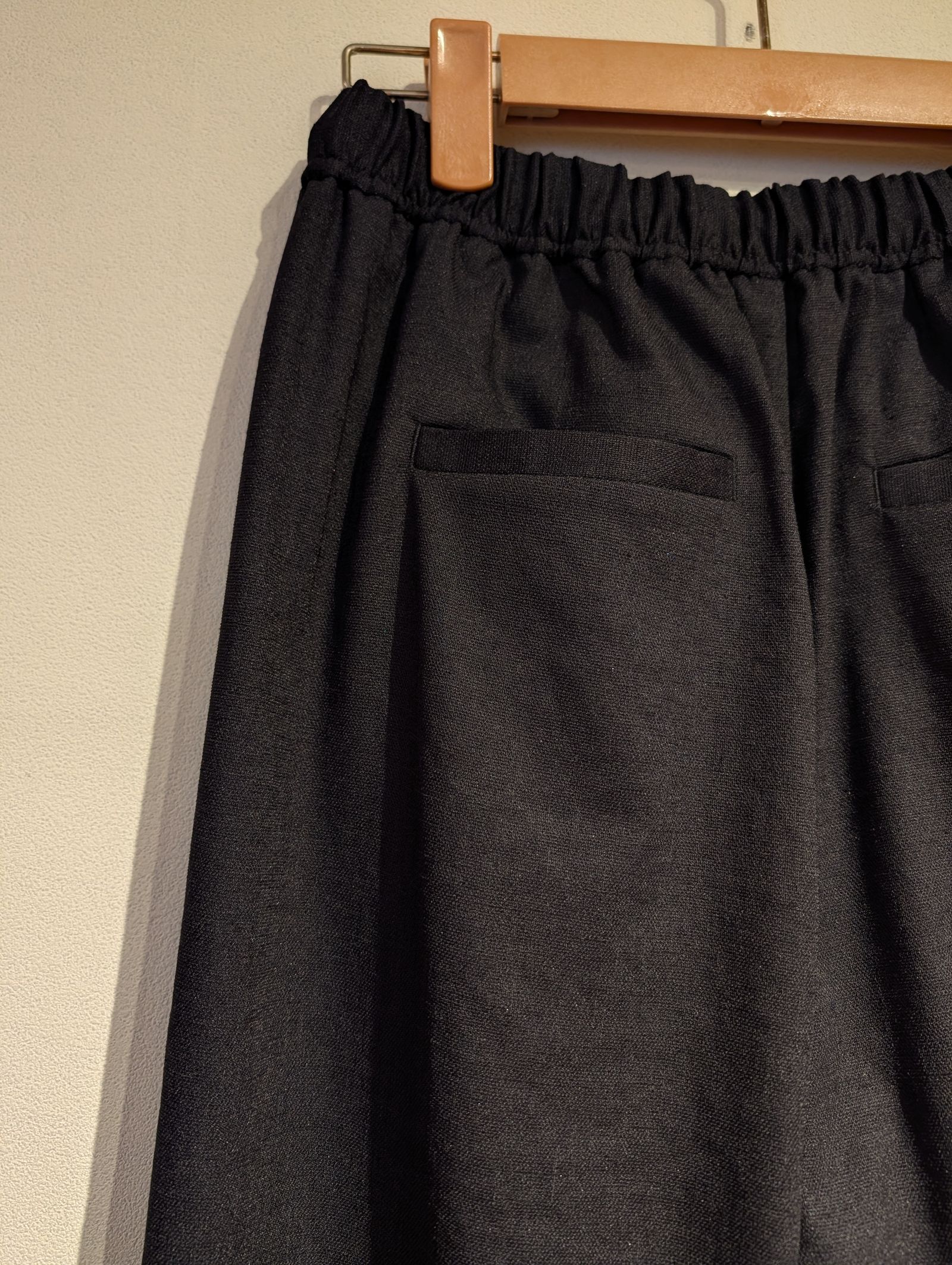 リネンライクイージーパンツ / テーパードパンツ / ブラック