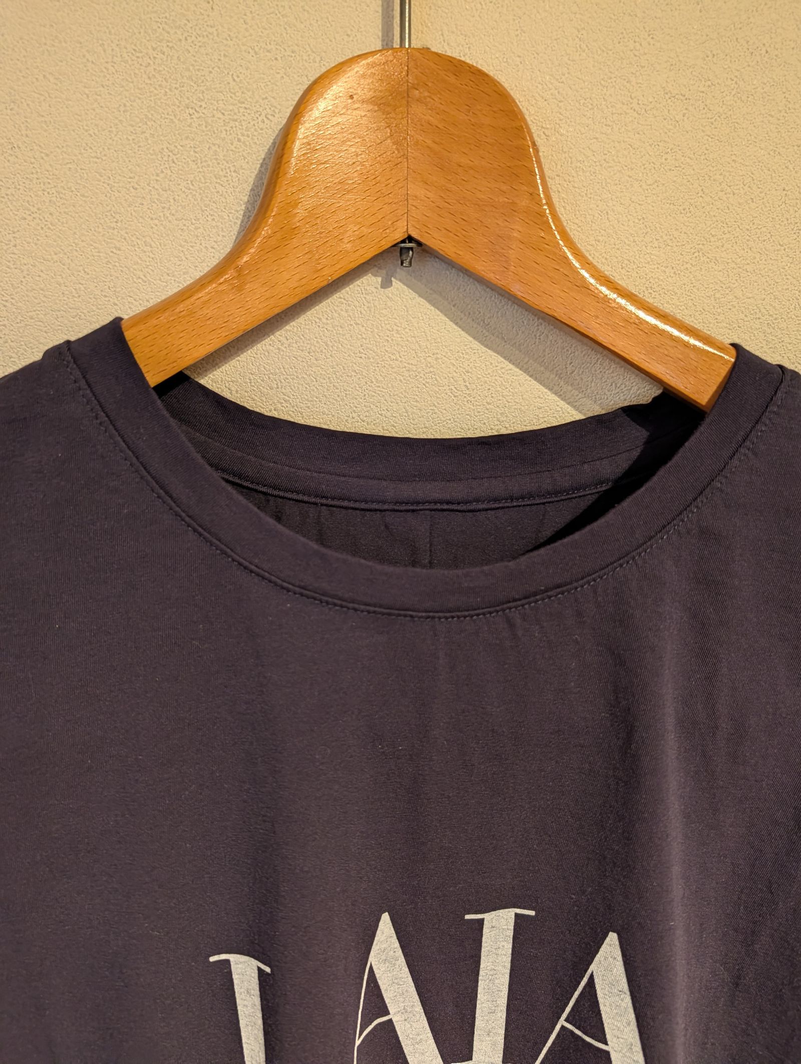 "LAIA"ロゴヘムラウンドT-shirt / ロゴTシャツ / ネイビー