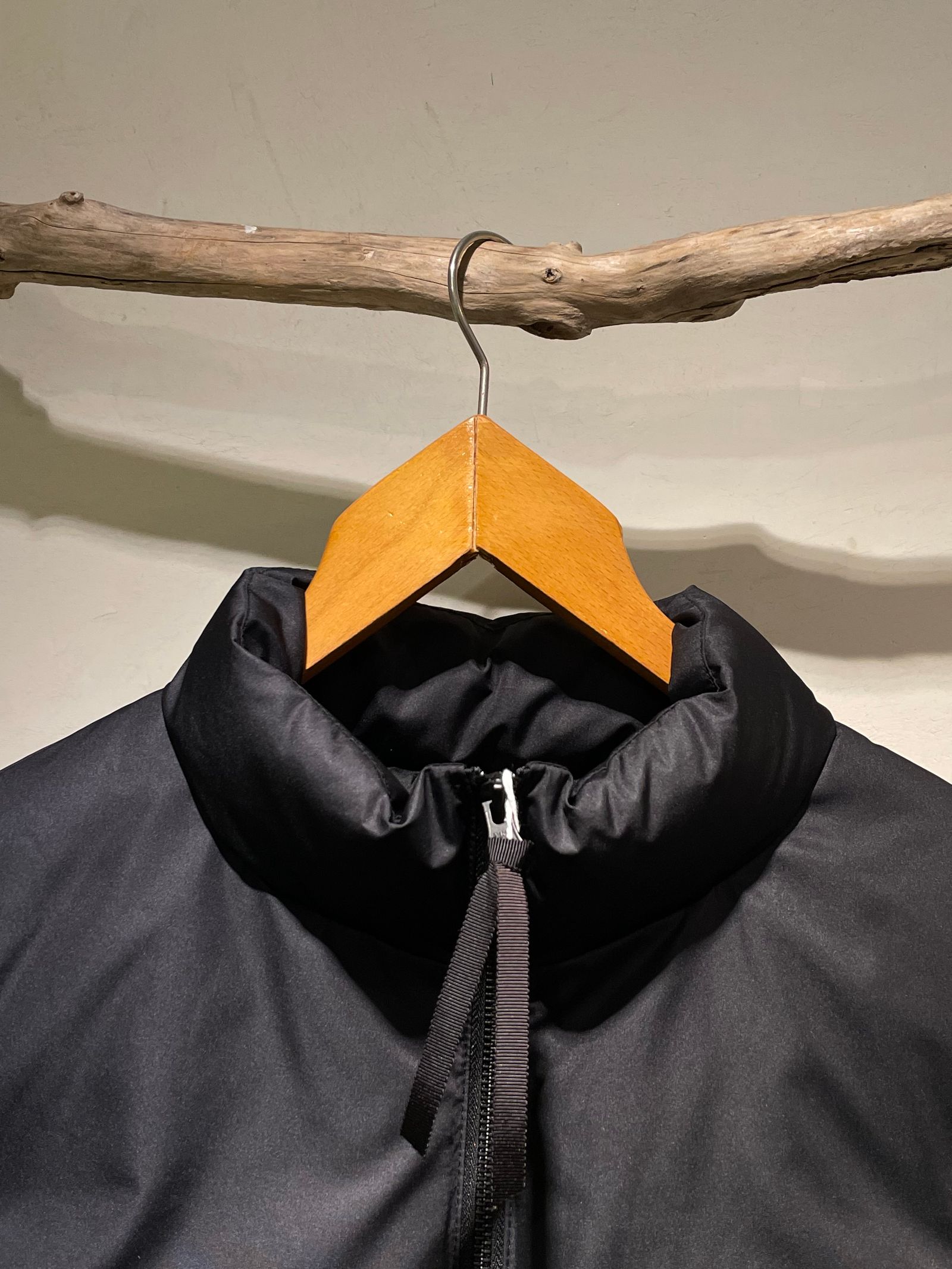 STAND DOWN VEST / スタンドカラーダウンベスト / ブラック