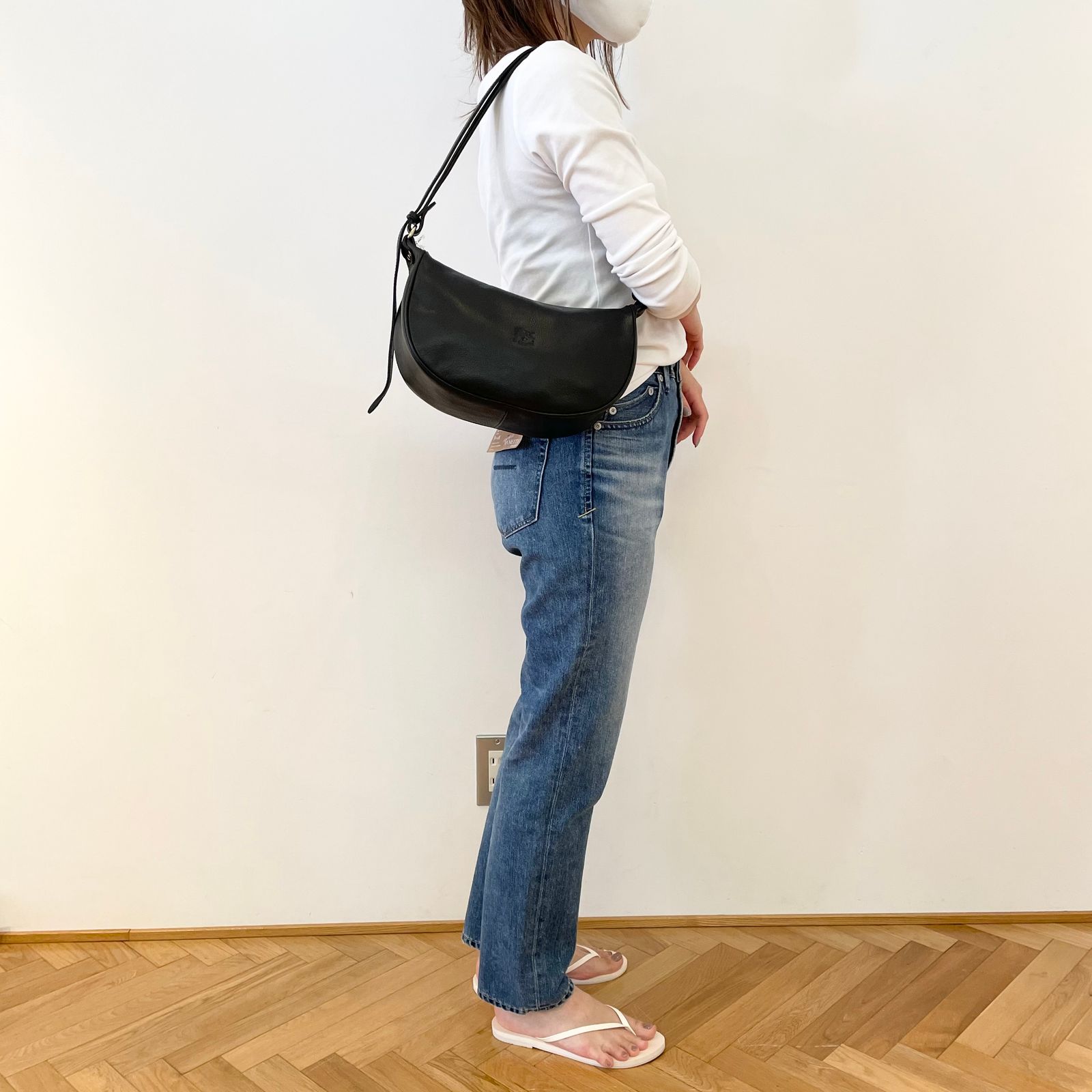 オールレザー半月ショルダーバッグ