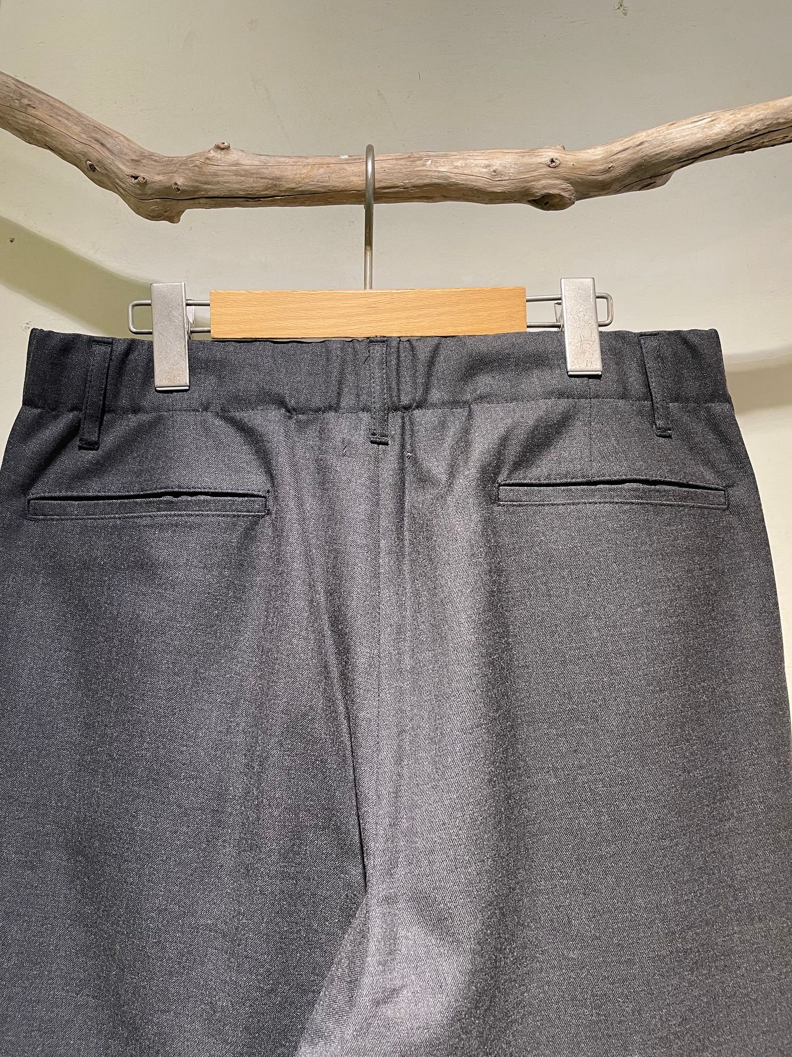 SEMI WIDE TROUSERS / セミワイドパンツ / チャコール