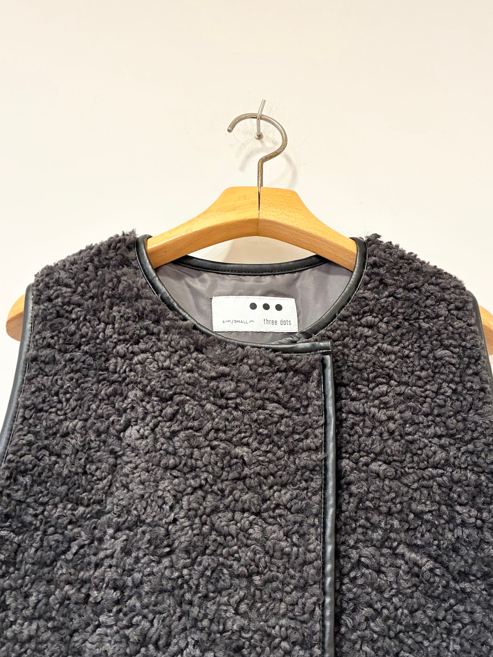 【リア】プードルボア ロングベスト / ブラック