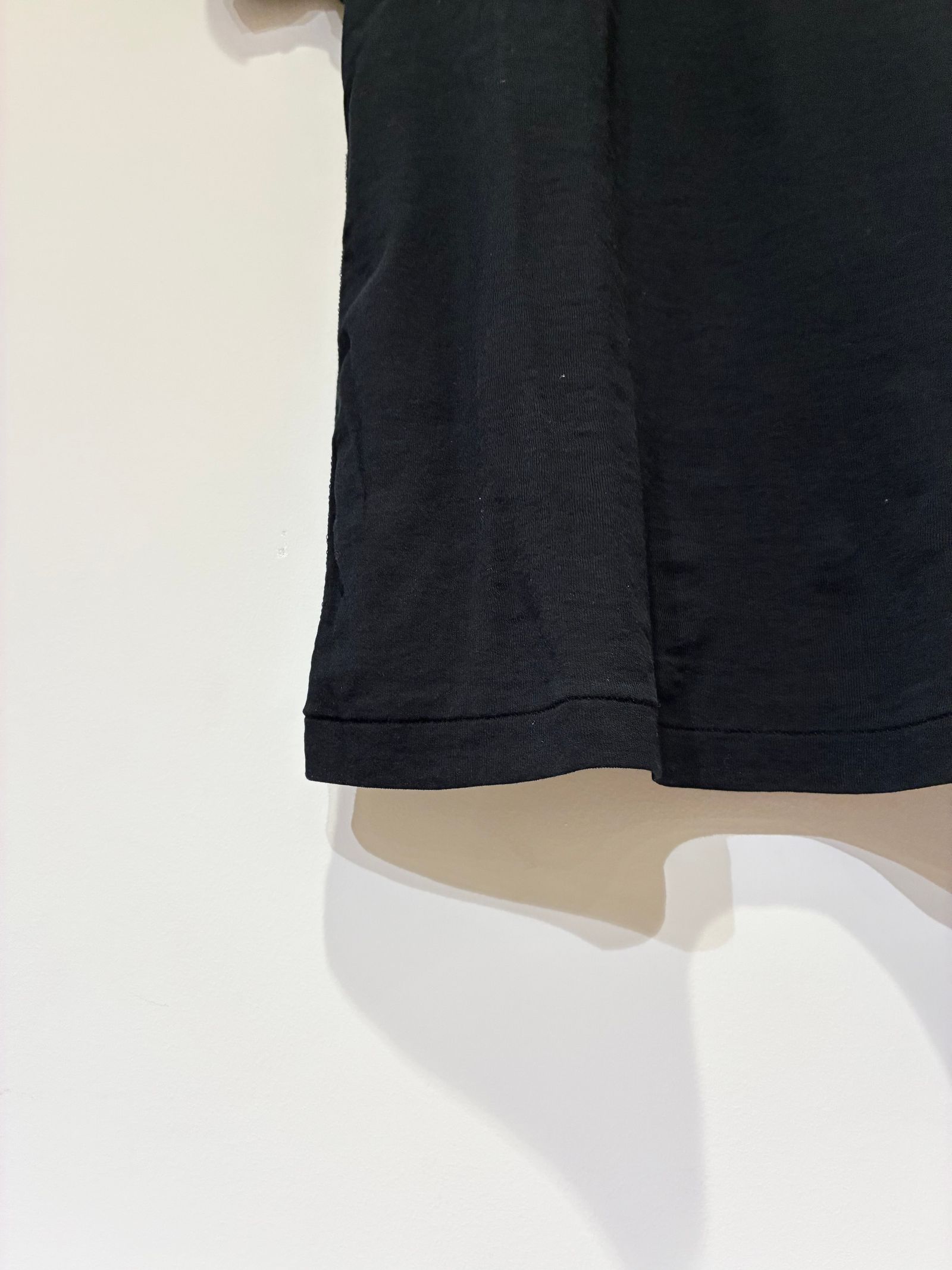 BLUE MONDAY TEE / フロッキープリントシアーTシャツ / ブラック