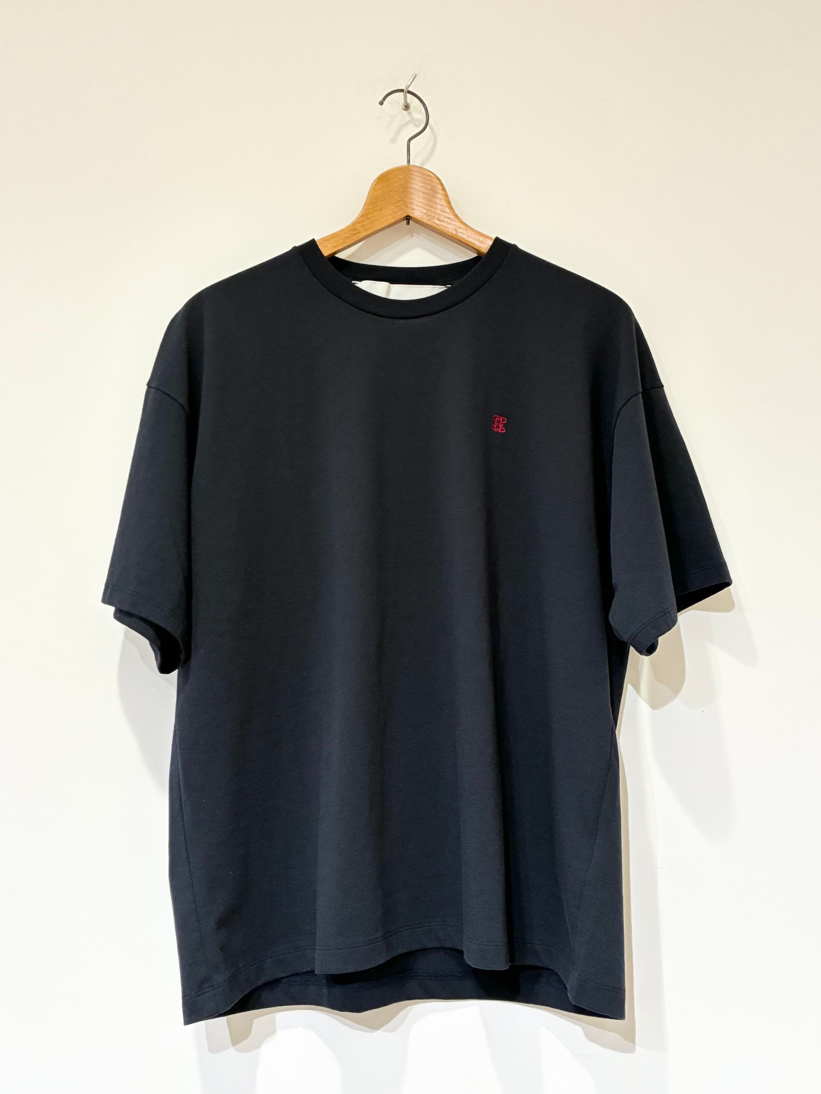 エンブロイダリーTシャツ / ワンポイント刺繍Tシャツ / ネイビー
