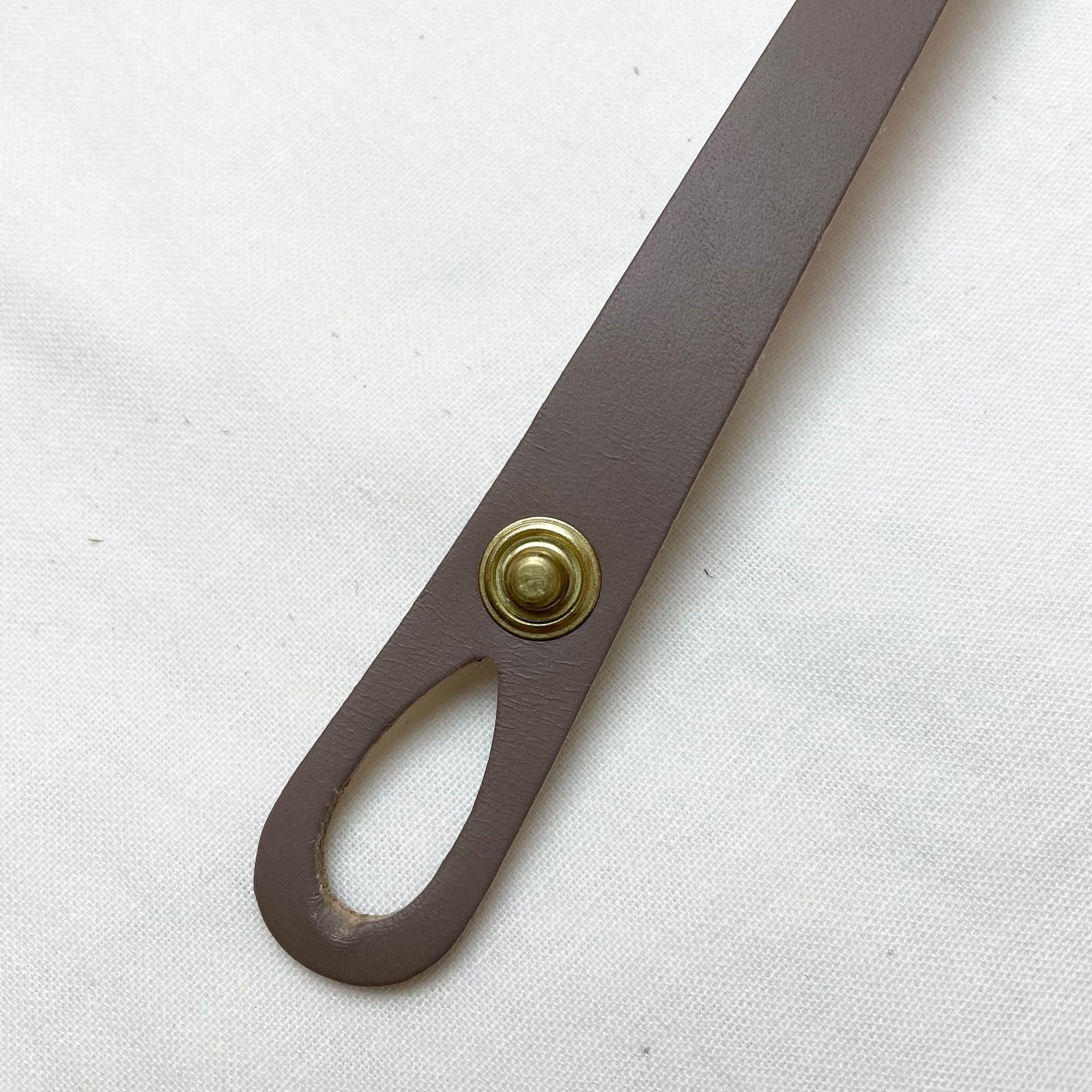 スナップボタンレザーブレスレット