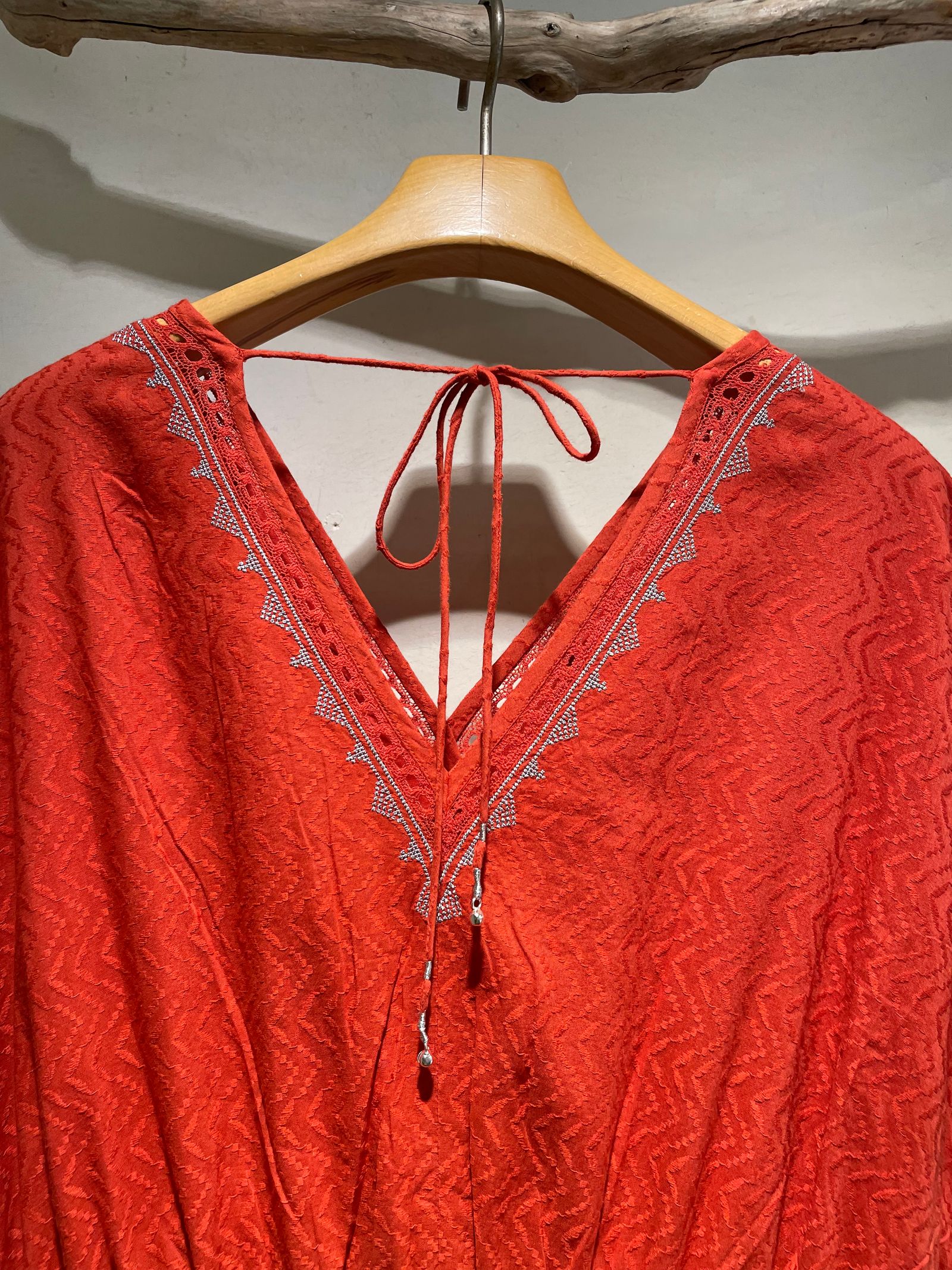 Cotton Dobby Cross Stitch Embroidery French Sleeve Dress / Vネックフレンチスリーブワンピース / レッド
