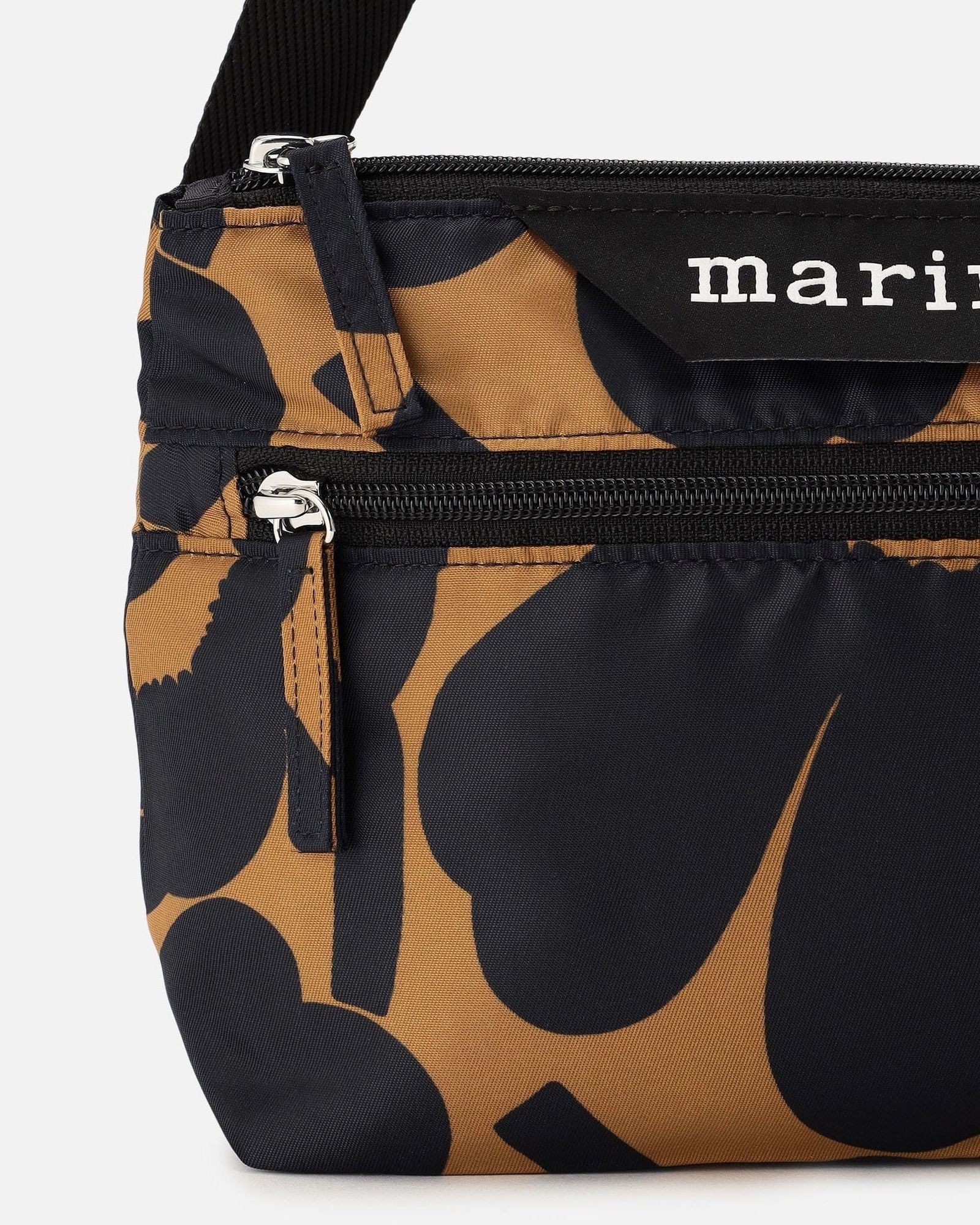【日本限定】Neat Crossbody Unikko S / ウニッコショルダーバッグ / サコッシュ / ブラウン / ダークブルー