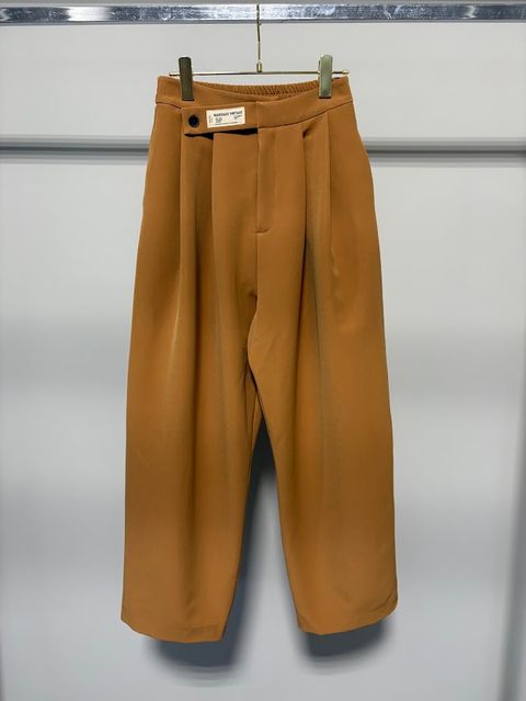 ウエストデザインタックパンツ / キャメル