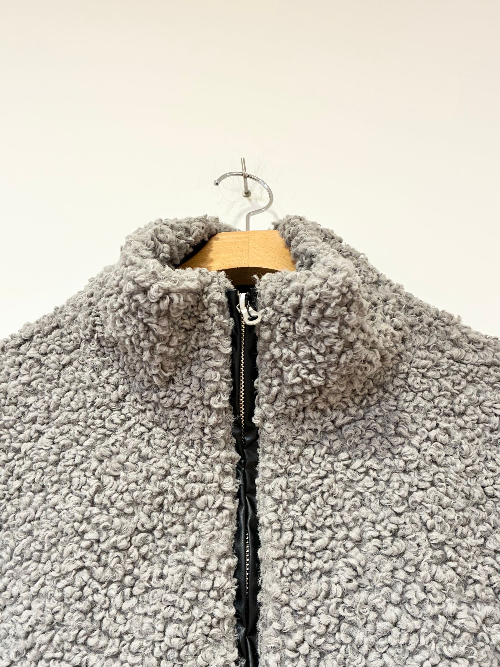 【ミリー】プードルボア ポンチョ / ベスト / グレー