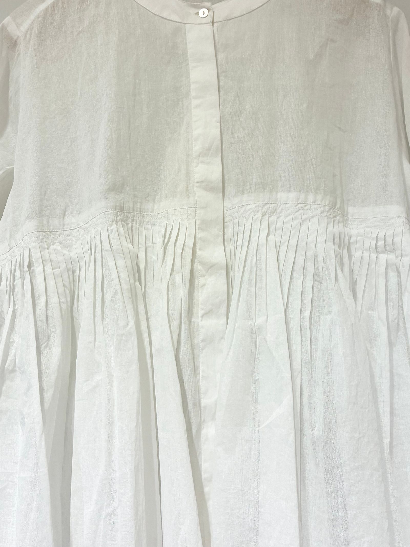 Cotton Organza Tuck Blouse / ノーカラーピンタックブラウス / ホワイト
