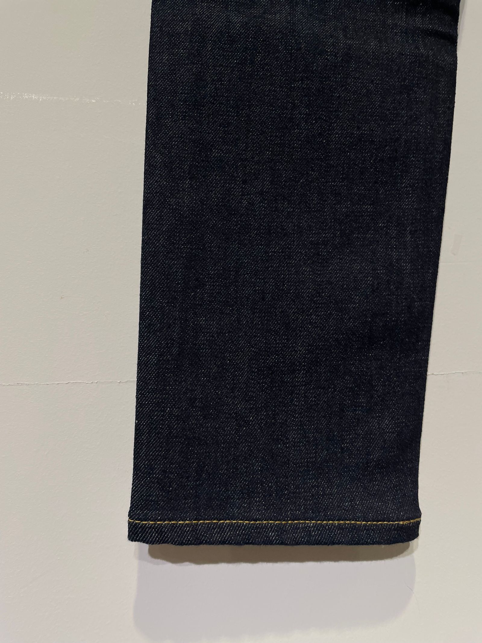 RUTH / PREMIUM2 / スリムテーパード / ブラック