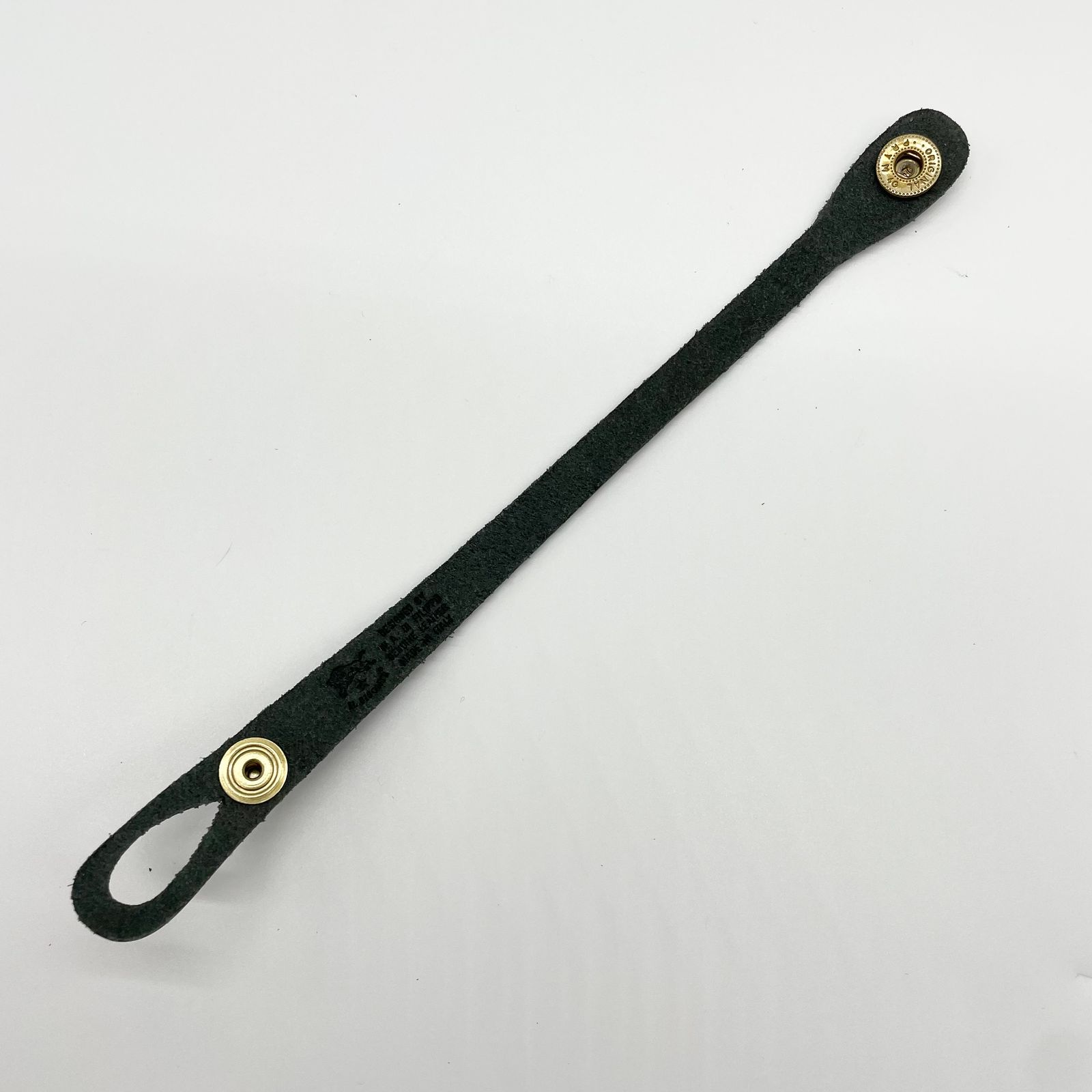 スナップボタンレザーブレスレット