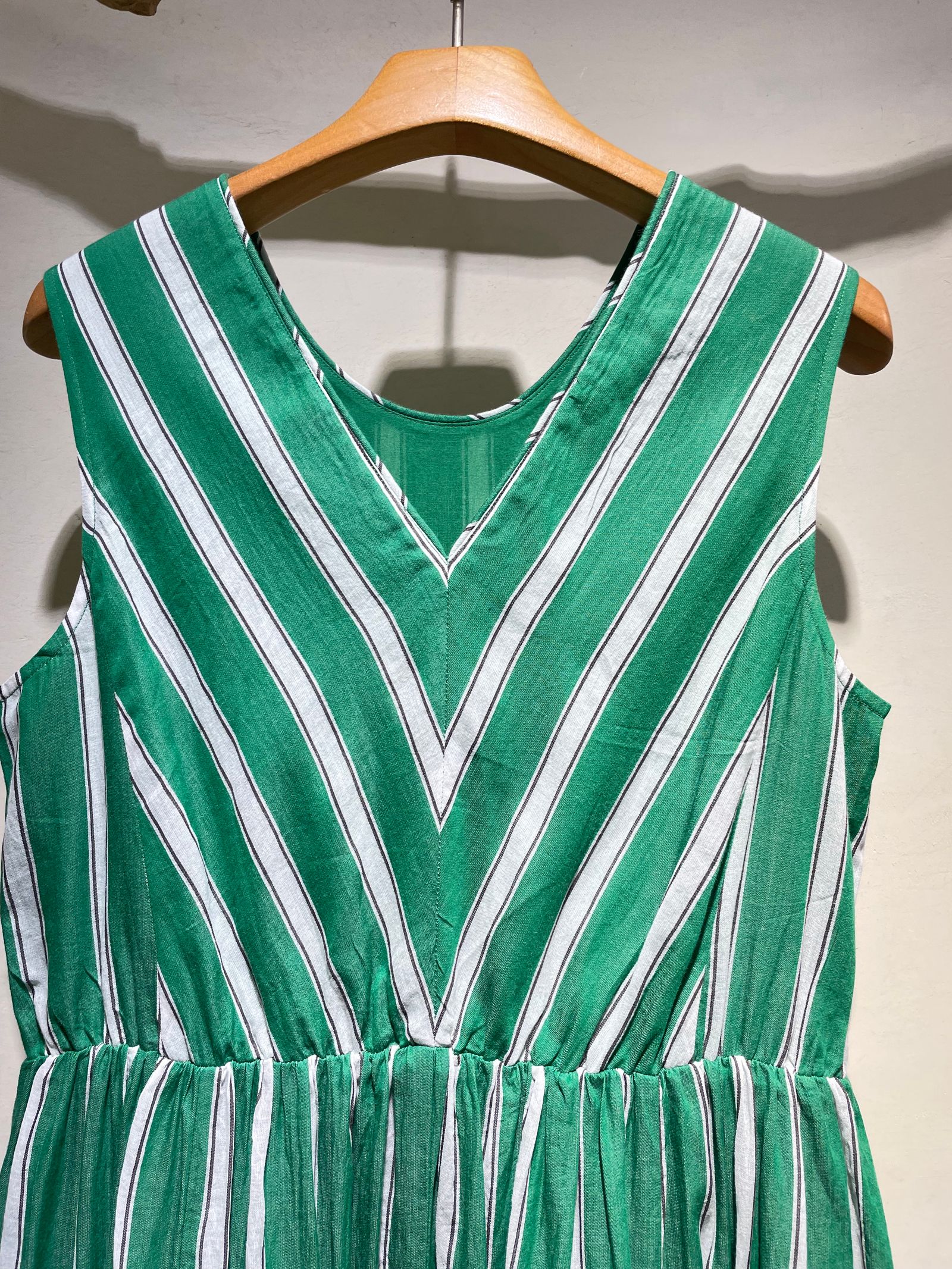 Cotton Voile Stripe Sleeveless Slant Panel Dress / ノースリーブワンピース/ ストライプ / グリーン