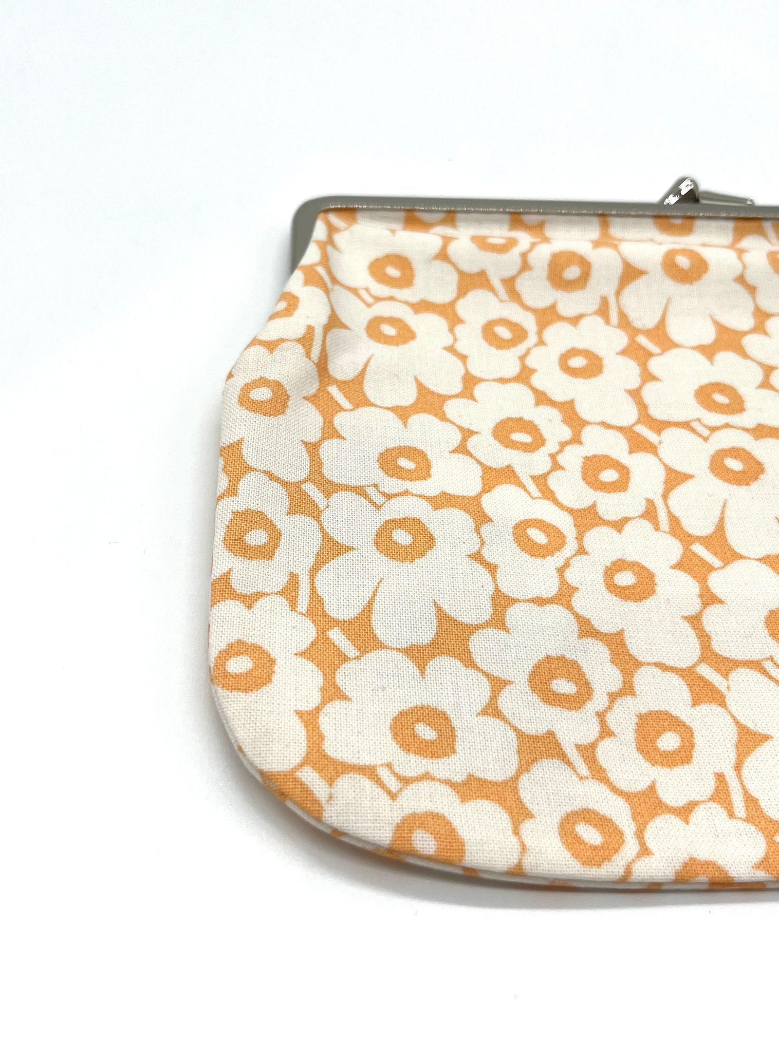 【22AW】マリメッコ/ Puolikas Kukkaro Pikkuinen Unikko ポーチ Marimekko - 【限定品】 Puolikas Kukkaro Pikkuinen Unikko