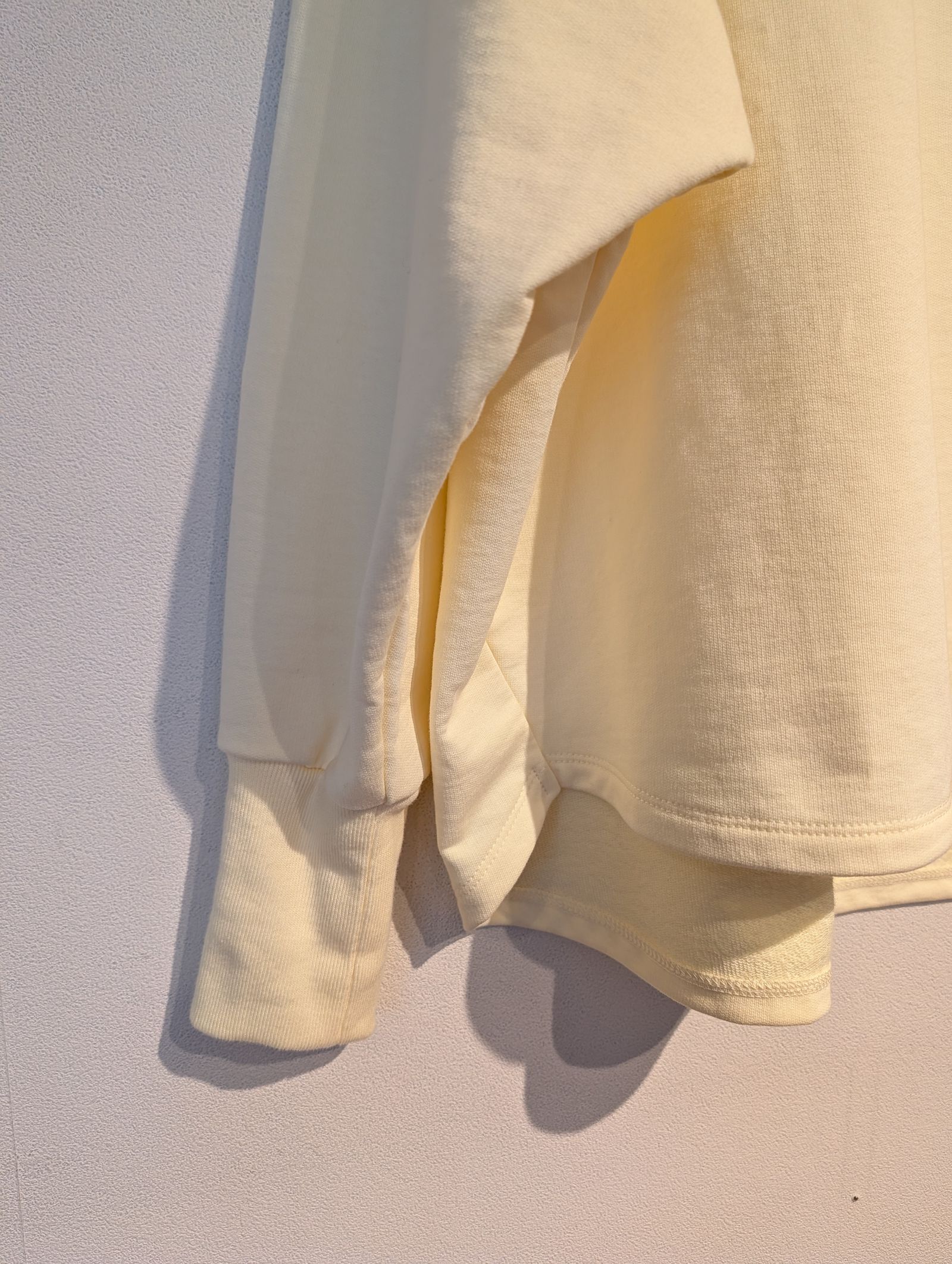 "SANTAROSA"ラグランスリーブロゴスウェット / ロゴスウェット / イエロー