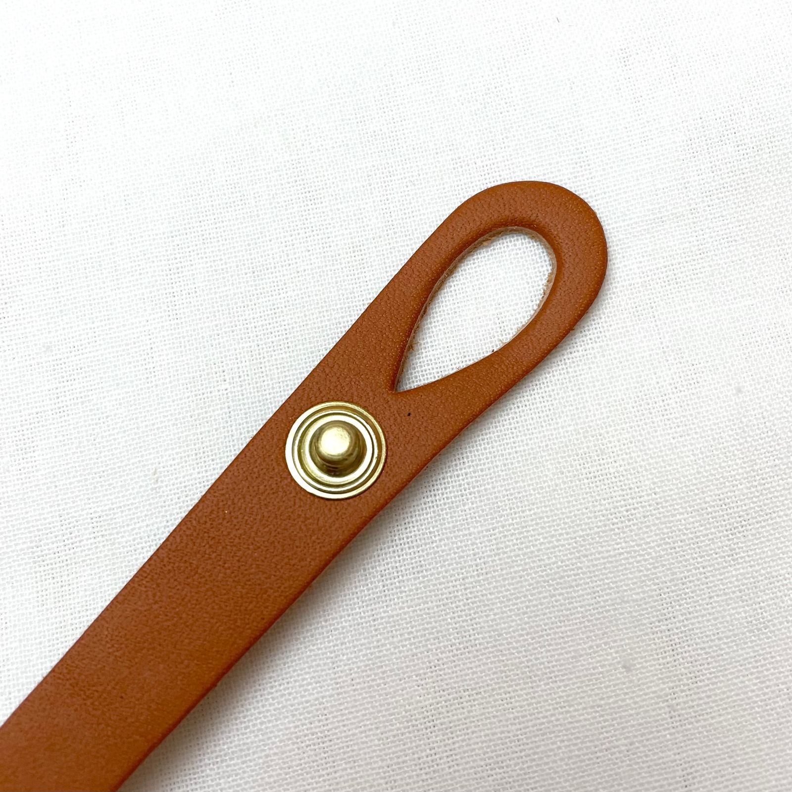 スナップボタンレザーブレスレット