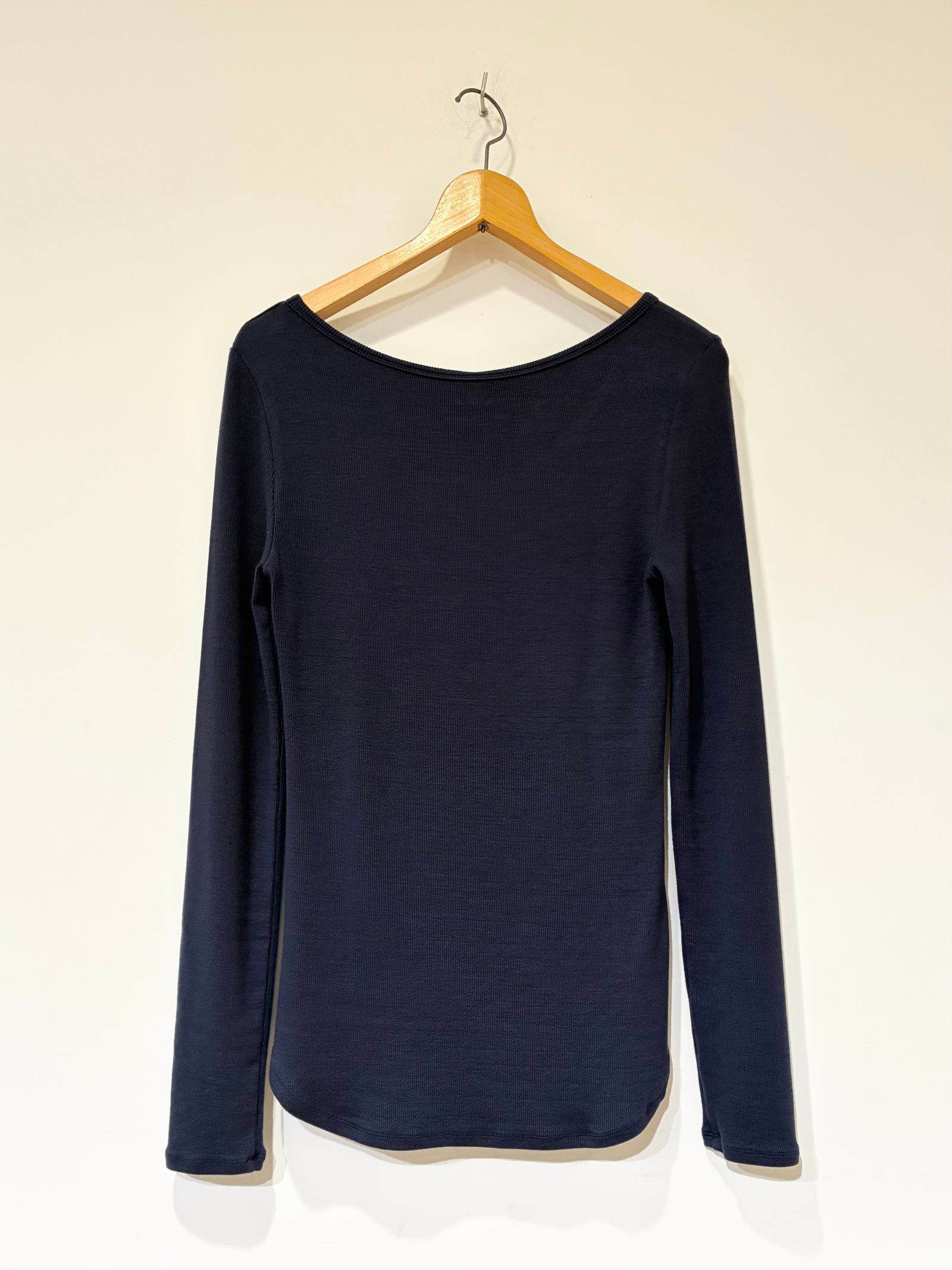 レーヨンニットリブジャージー オープンクルーネック / ロングスリーブリブニット / ネイビー