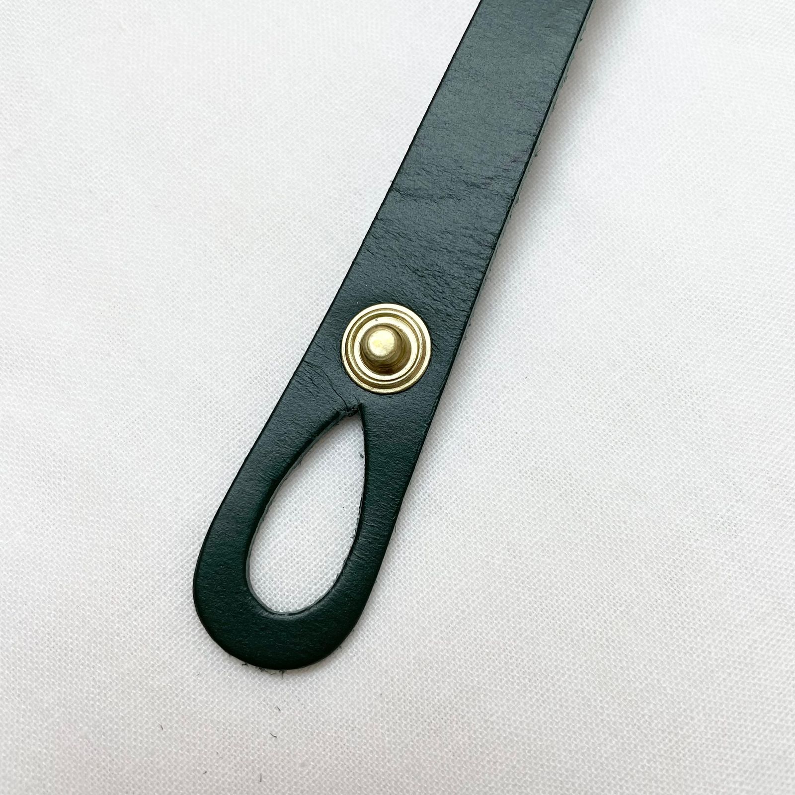 スナップボタンレザーブレスレット