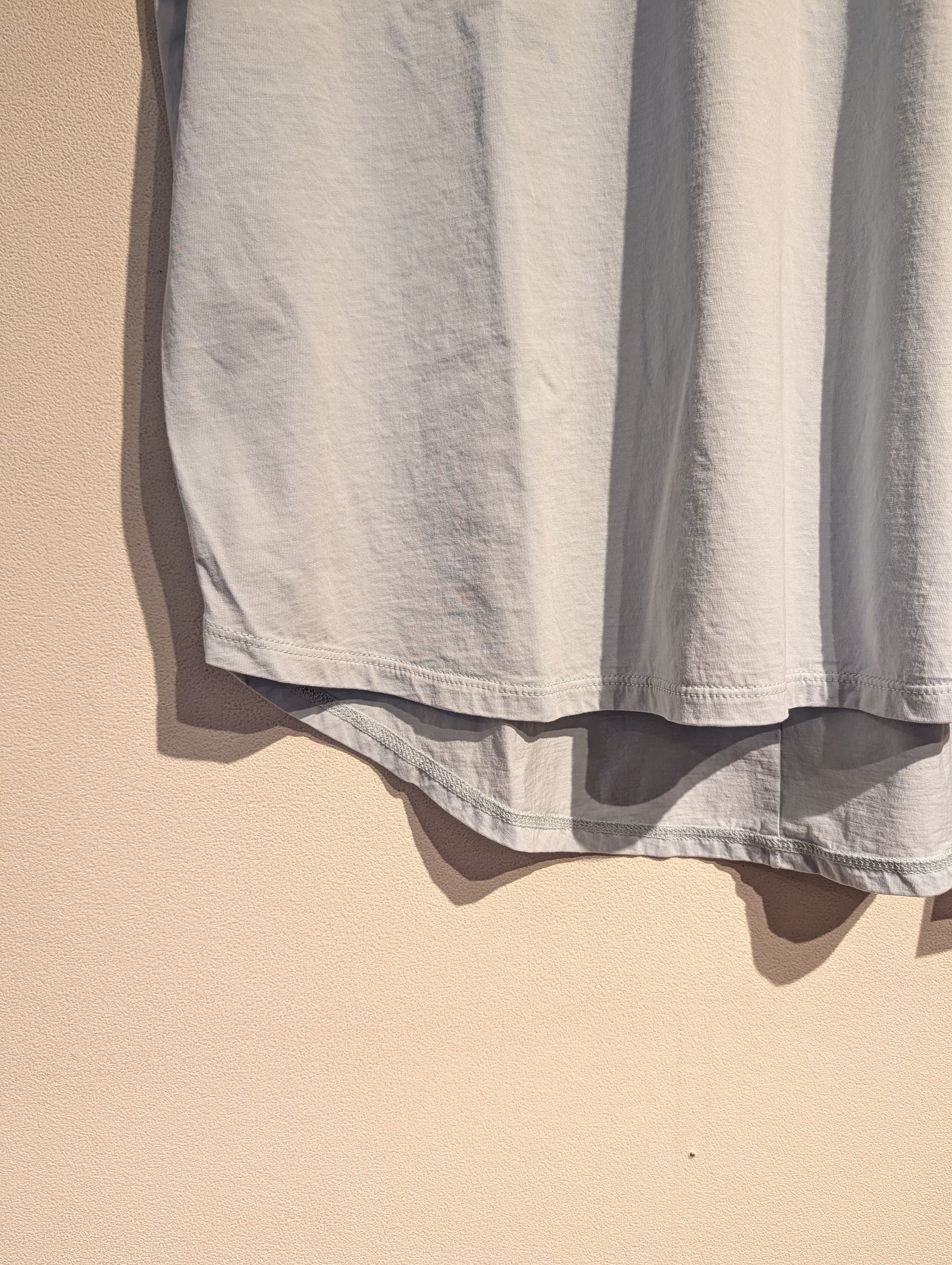 "LAIA"ロゴヘムラウンドT-shirt / ロゴTシャツ / ライトブルー