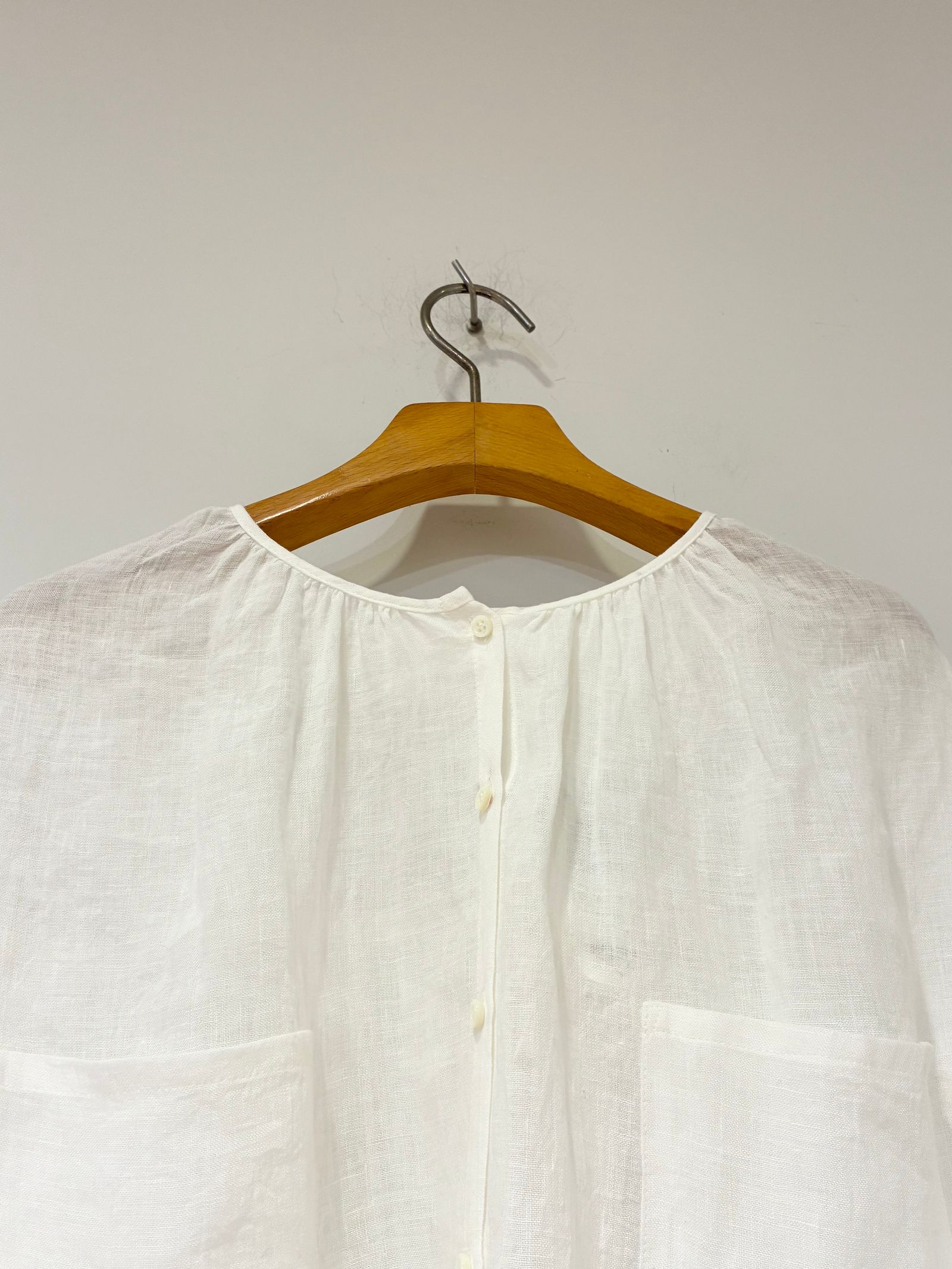 リネンボイルブラウス / 前開きノーカラーブラウス / ホワイト