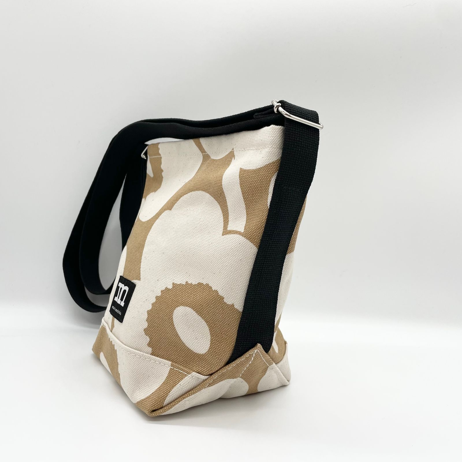 IItanen Unikko ショルダーバッグ