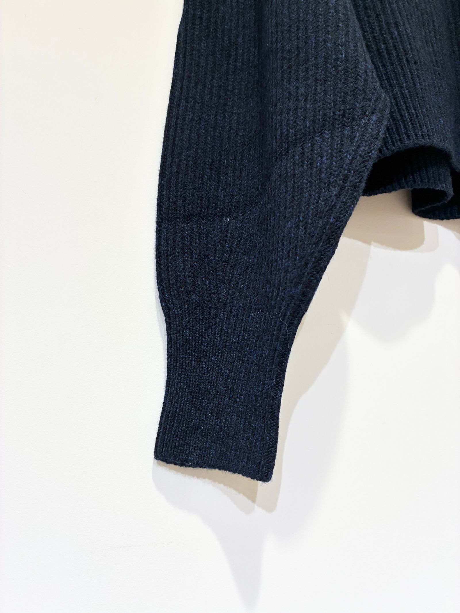 WOOLEN COTTON & EX.FINE LAMBS WOOL RIBBED-KNIT P/O / ショート丈ニット / ブラックネイビー