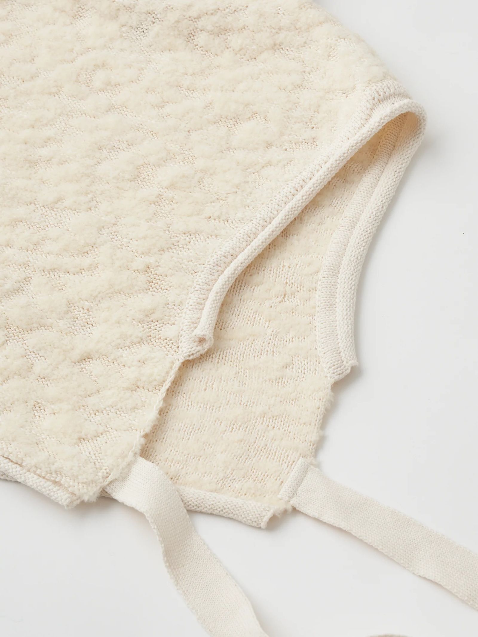 RANDOM WOOL & WOOLEN COTTON HIGH-NECK VEST / ニットベスト / ホワイト