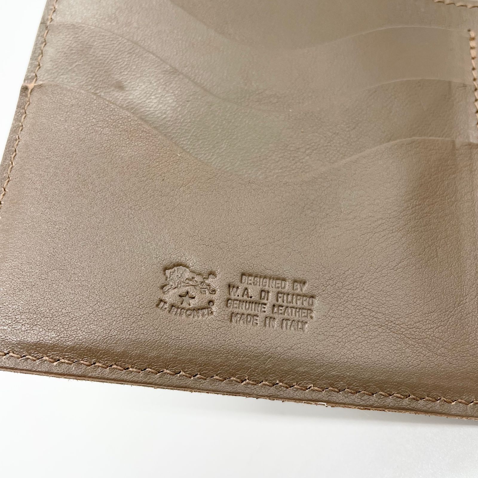 がま口二つ折り財布