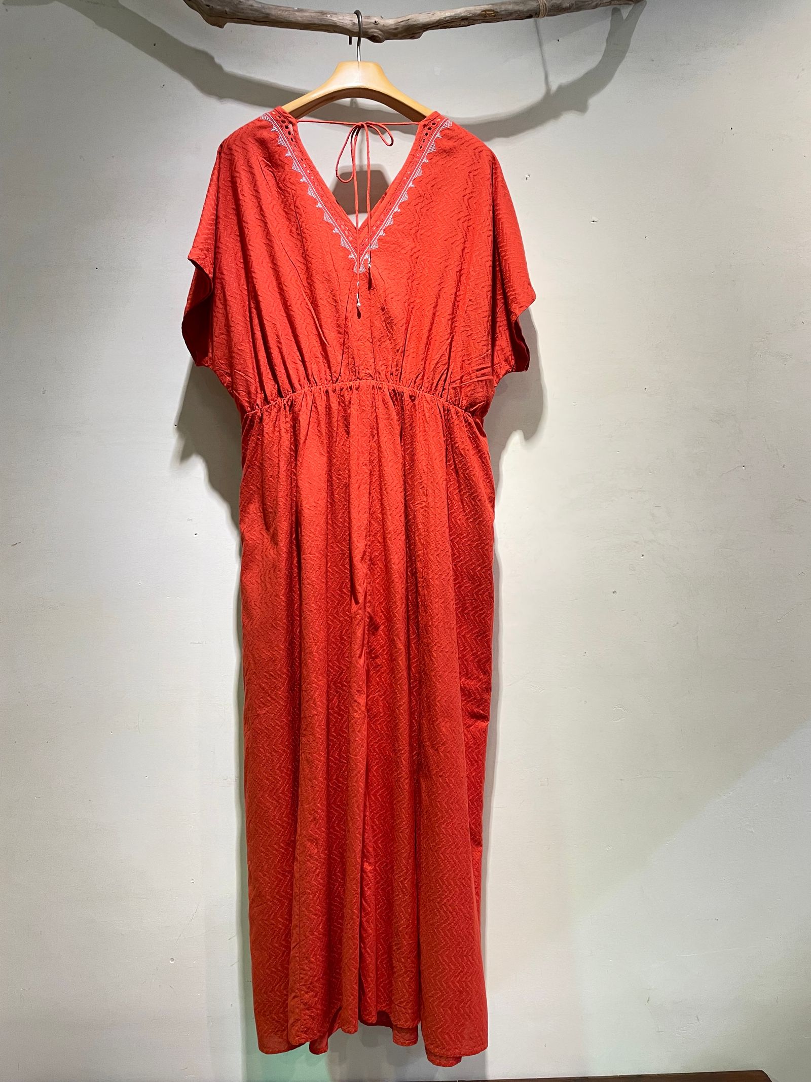 Cotton Dobby Cross Stitch Embroidery French Sleeve Dress / Vネックフレンチスリーブワンピース / レッド