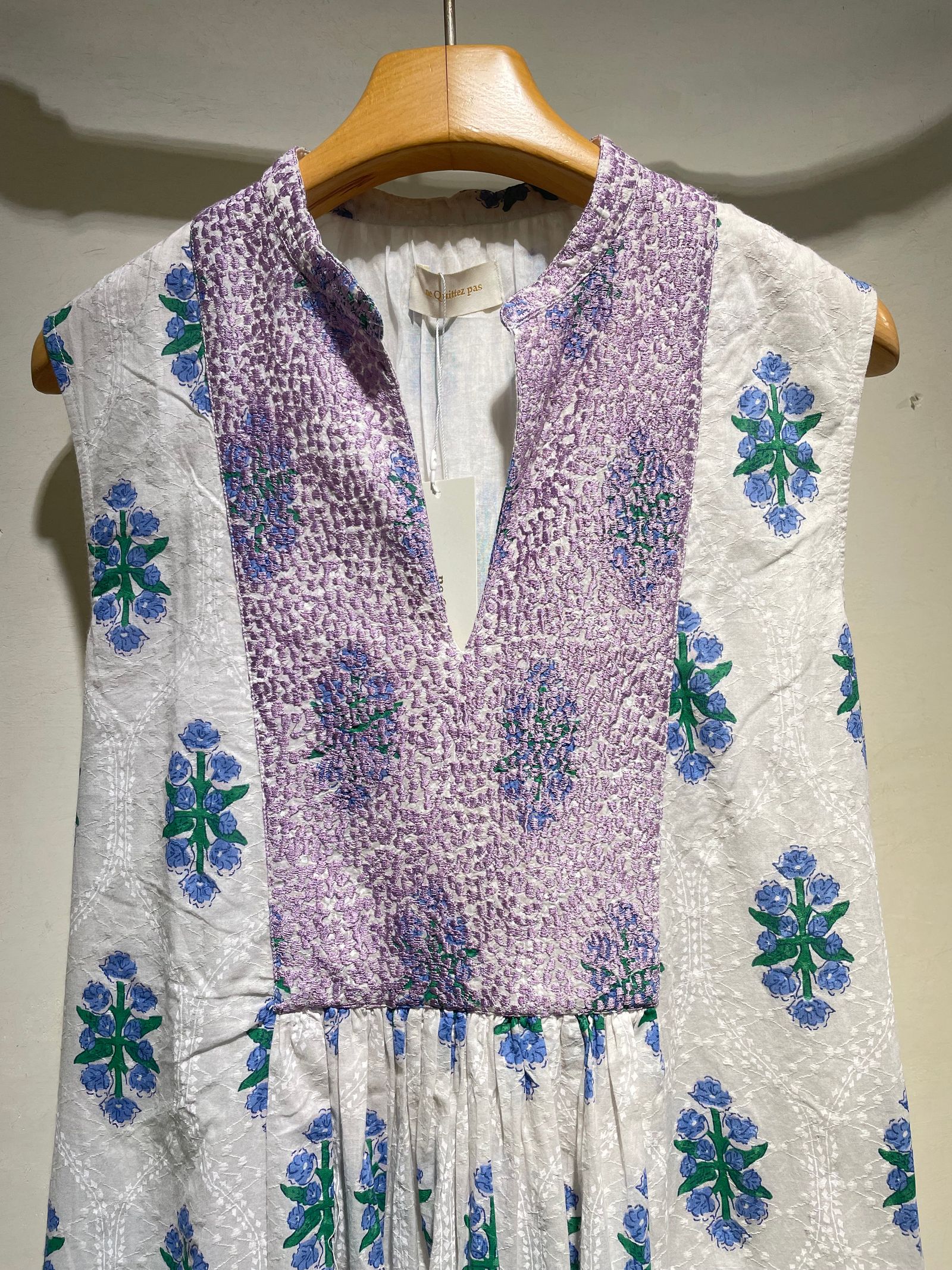 Cotton Jacquard Iberis Print Embroidery Sleeveless Dress / ノースリーブワンピース / ホワイト