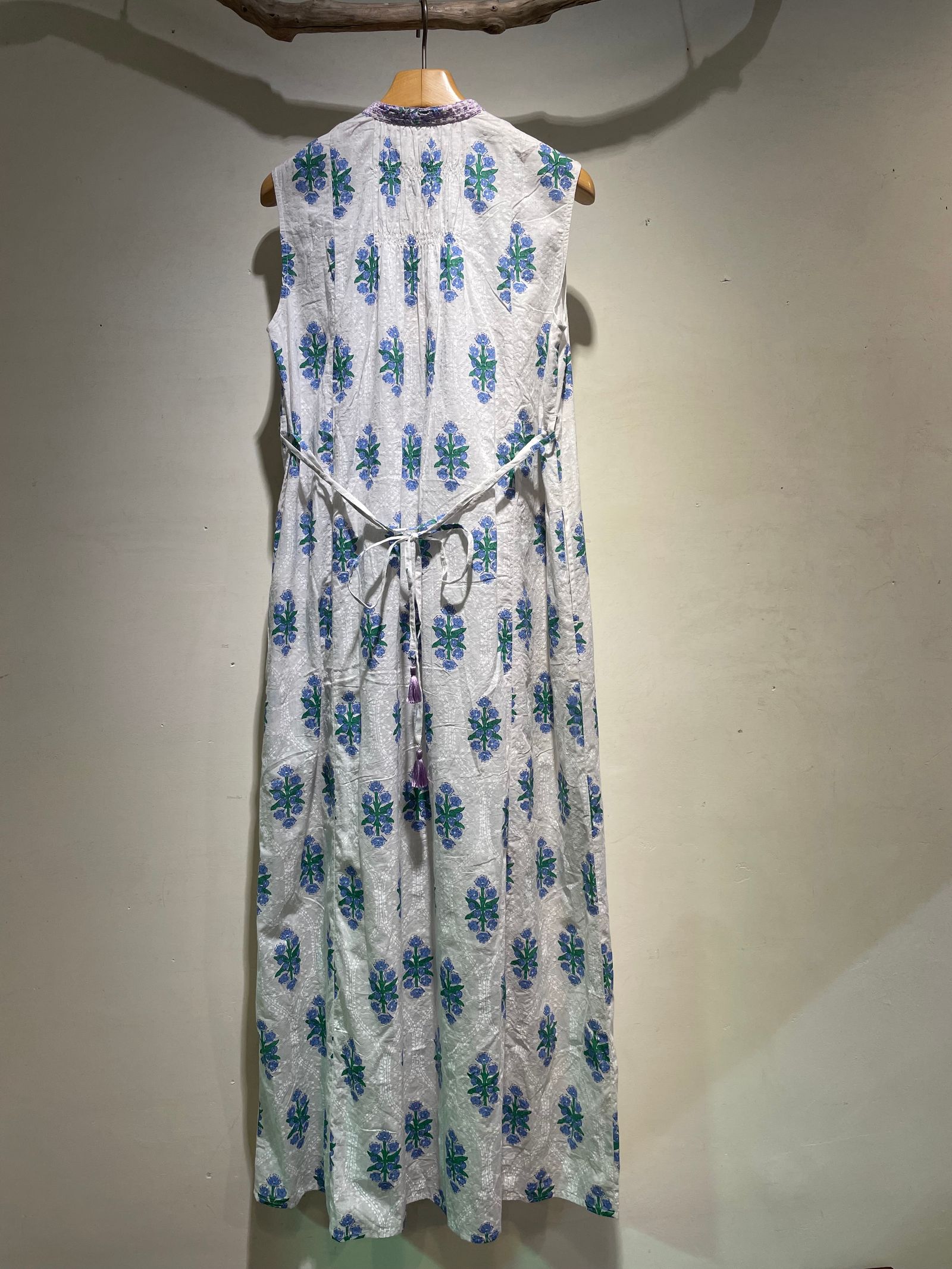 Cotton Jacquard Iberis Print Embroidery Sleeveless Dress / ノースリーブワンピース / ホワイト