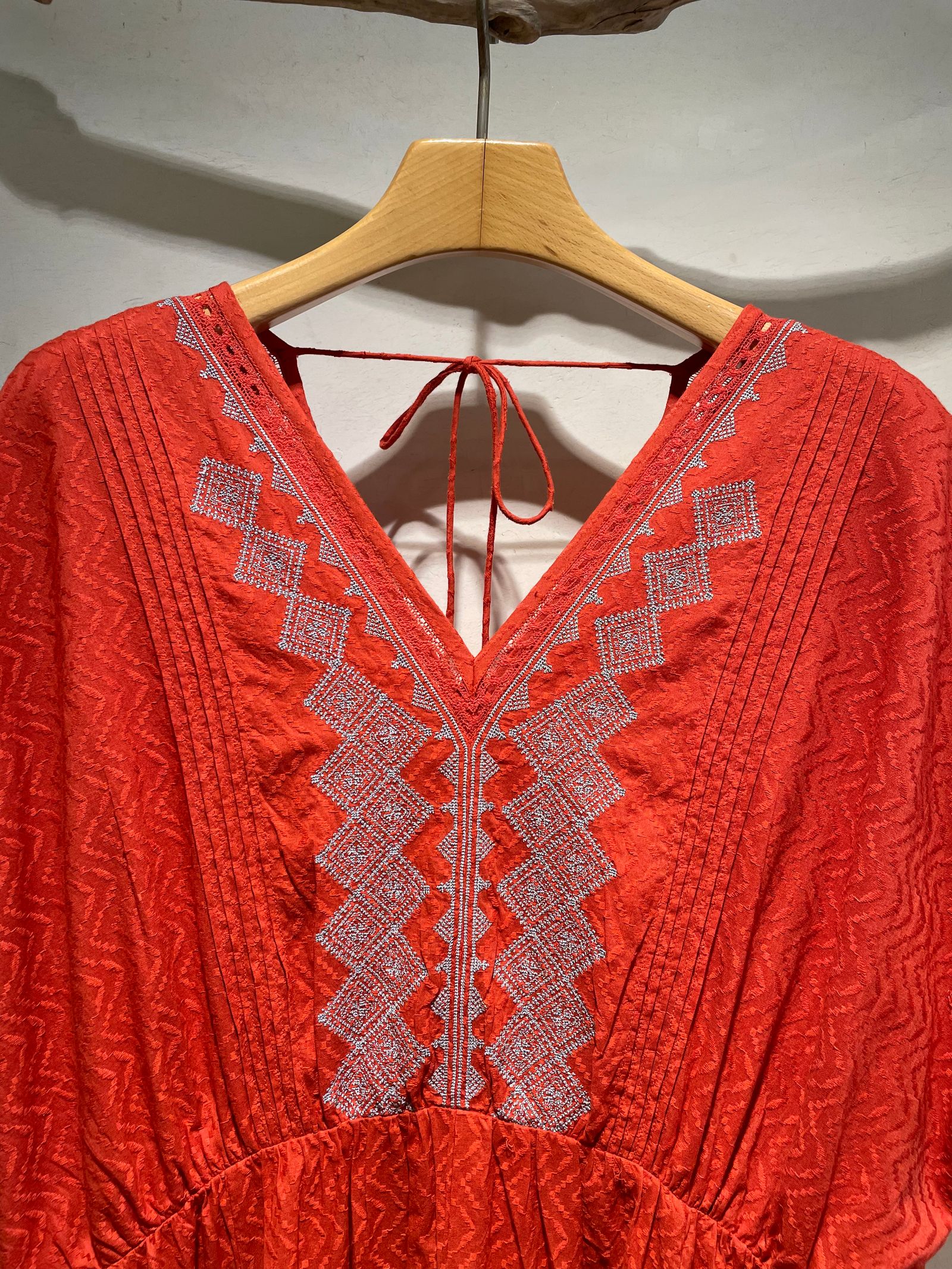 Cotton Dobby Cross Stitch Embroidery French Sleeve Dress / Vネックフレンチスリーブワンピース / レッド