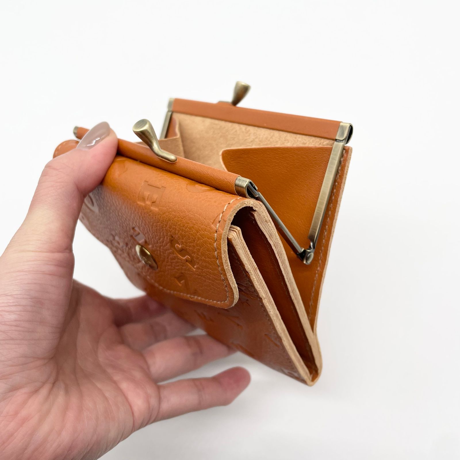 IL BISONTE - 日本限定 がま口二つ折り財布 | HALLOW's web store