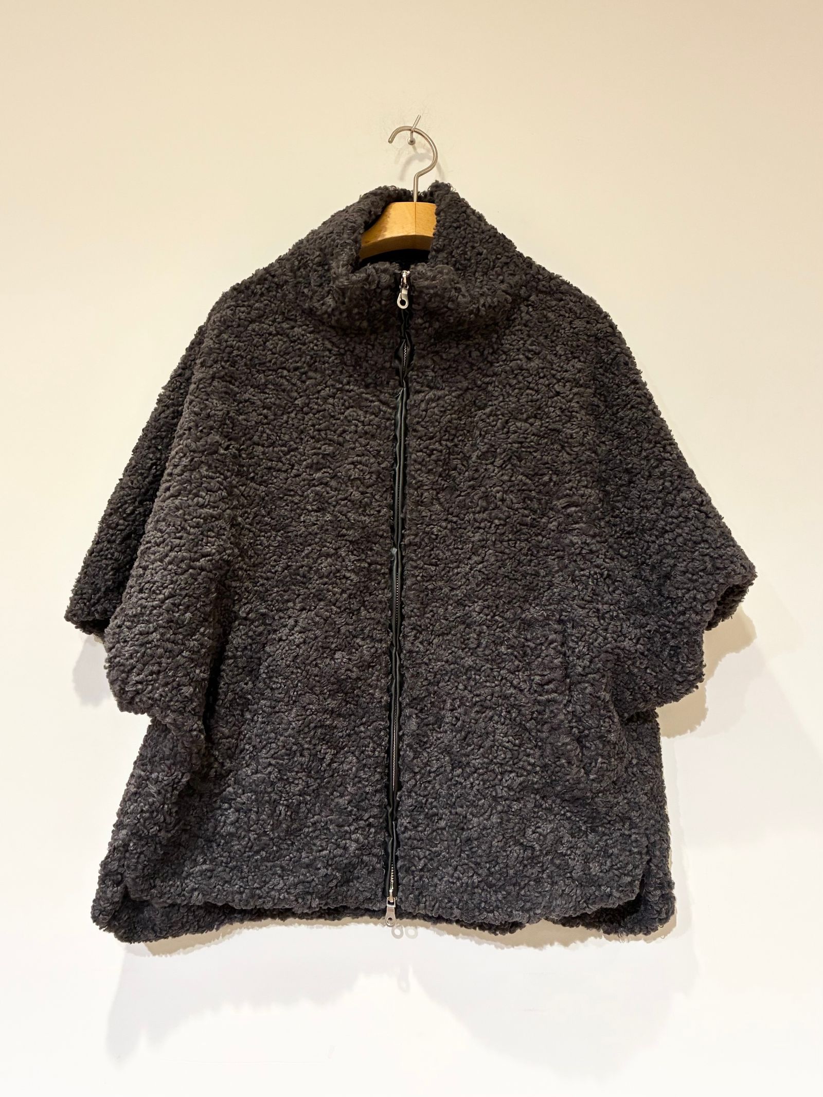 【ミリー】プードルボア ポンチョ / ベスト / ブラック