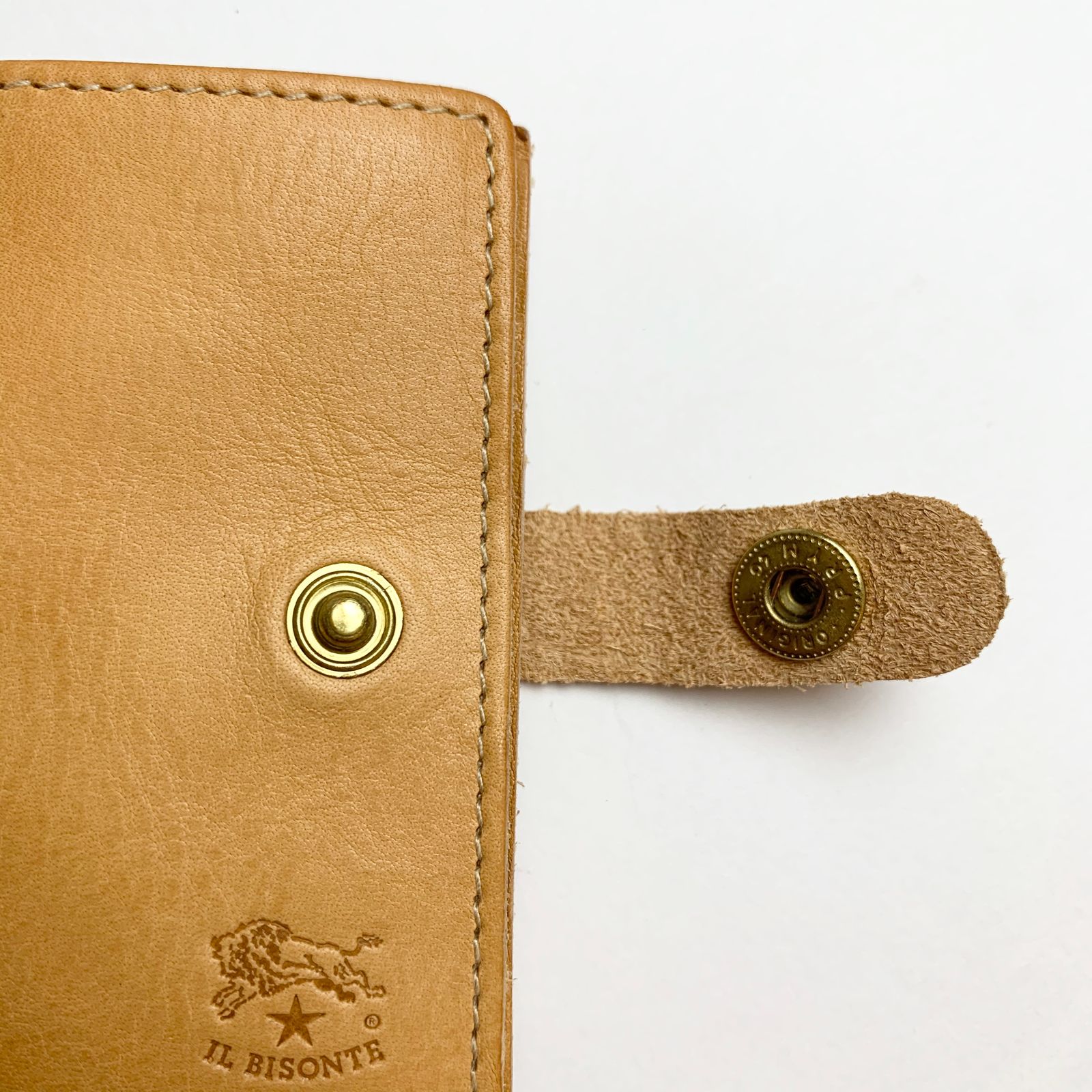 レザー二つ折り財布
