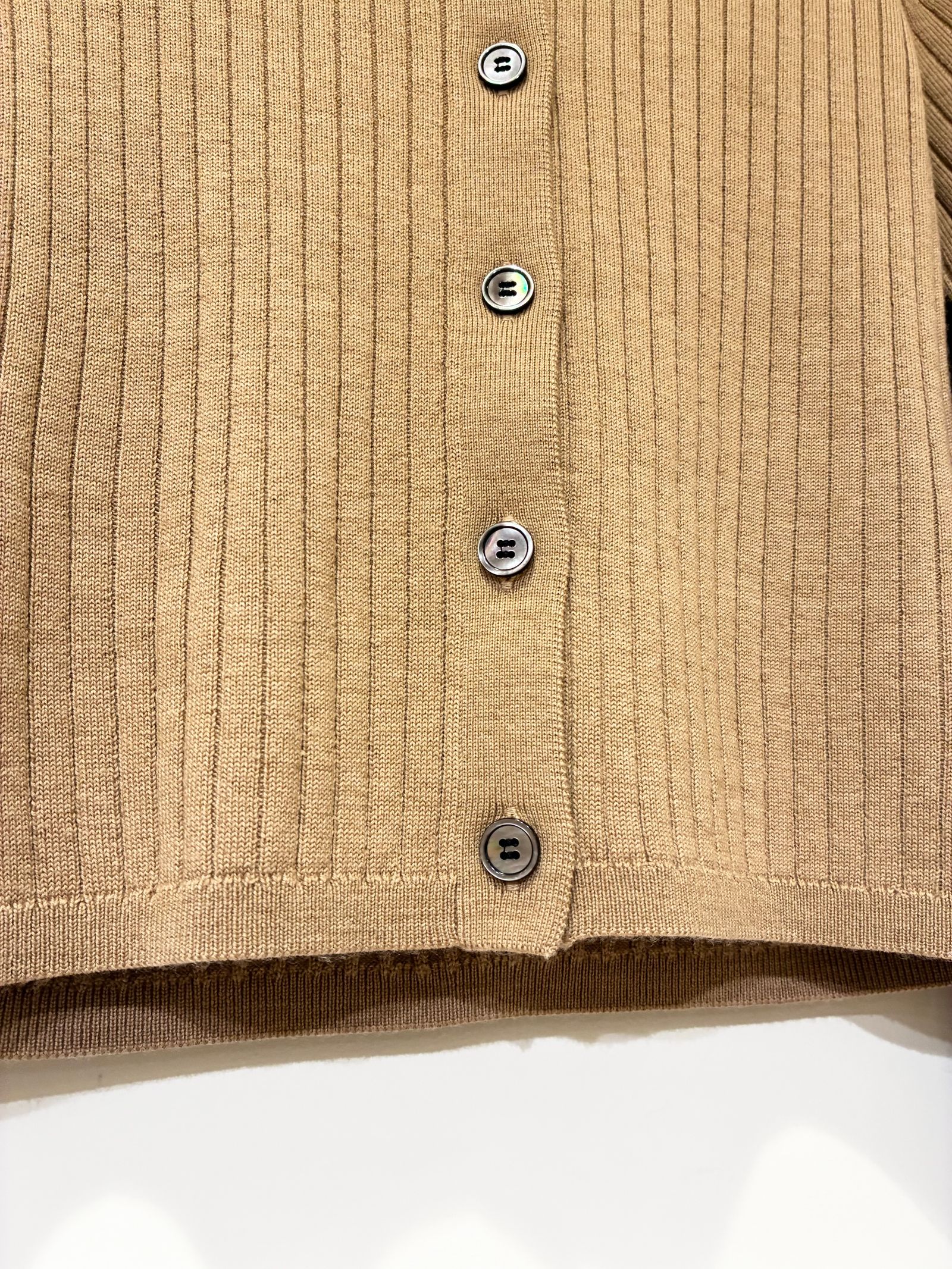 ウールアウトフィット ポロカーディガン / ポロニット / ベージュ