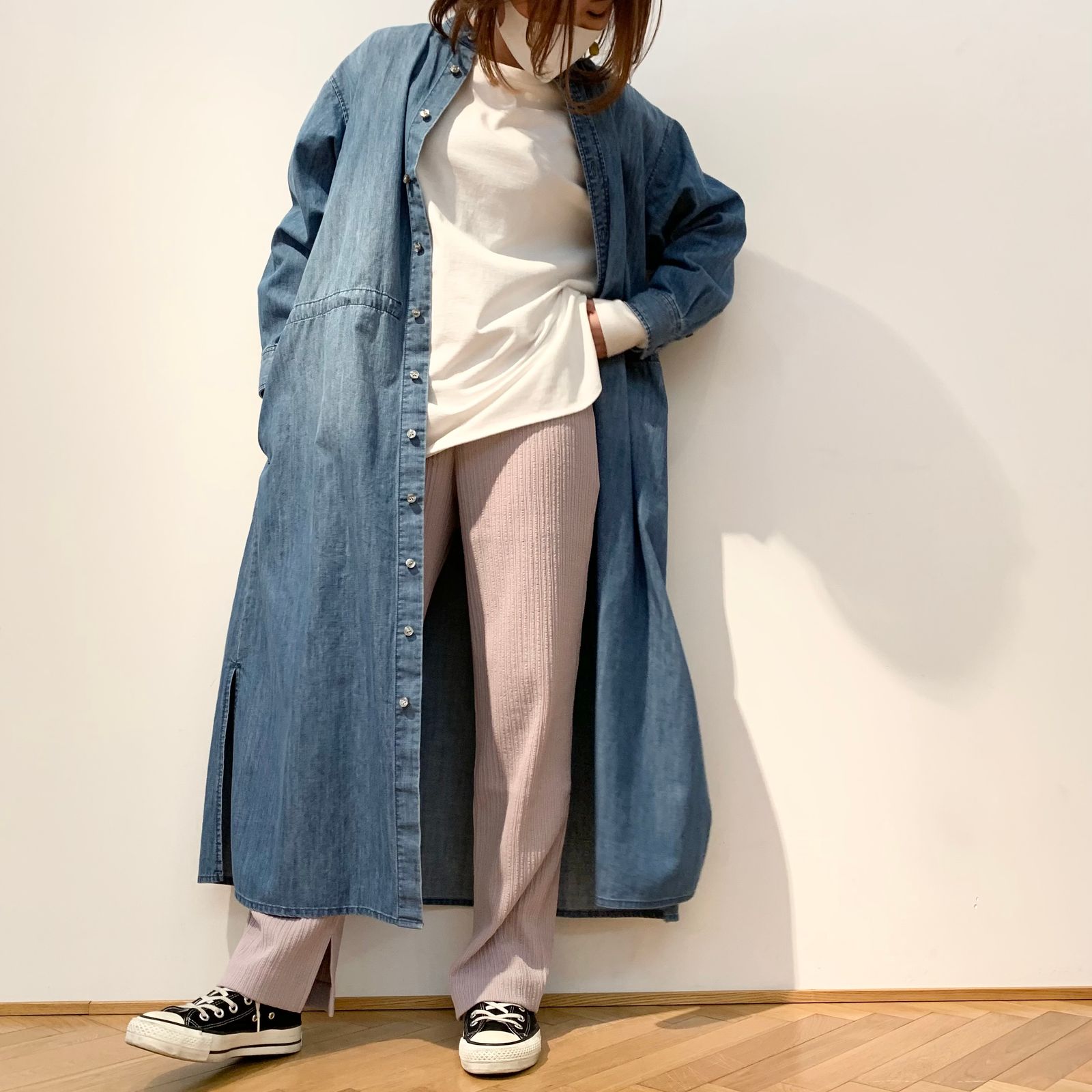 ミルキーなピンクはデニム合わせでかわいすぎないコーディネートに◎