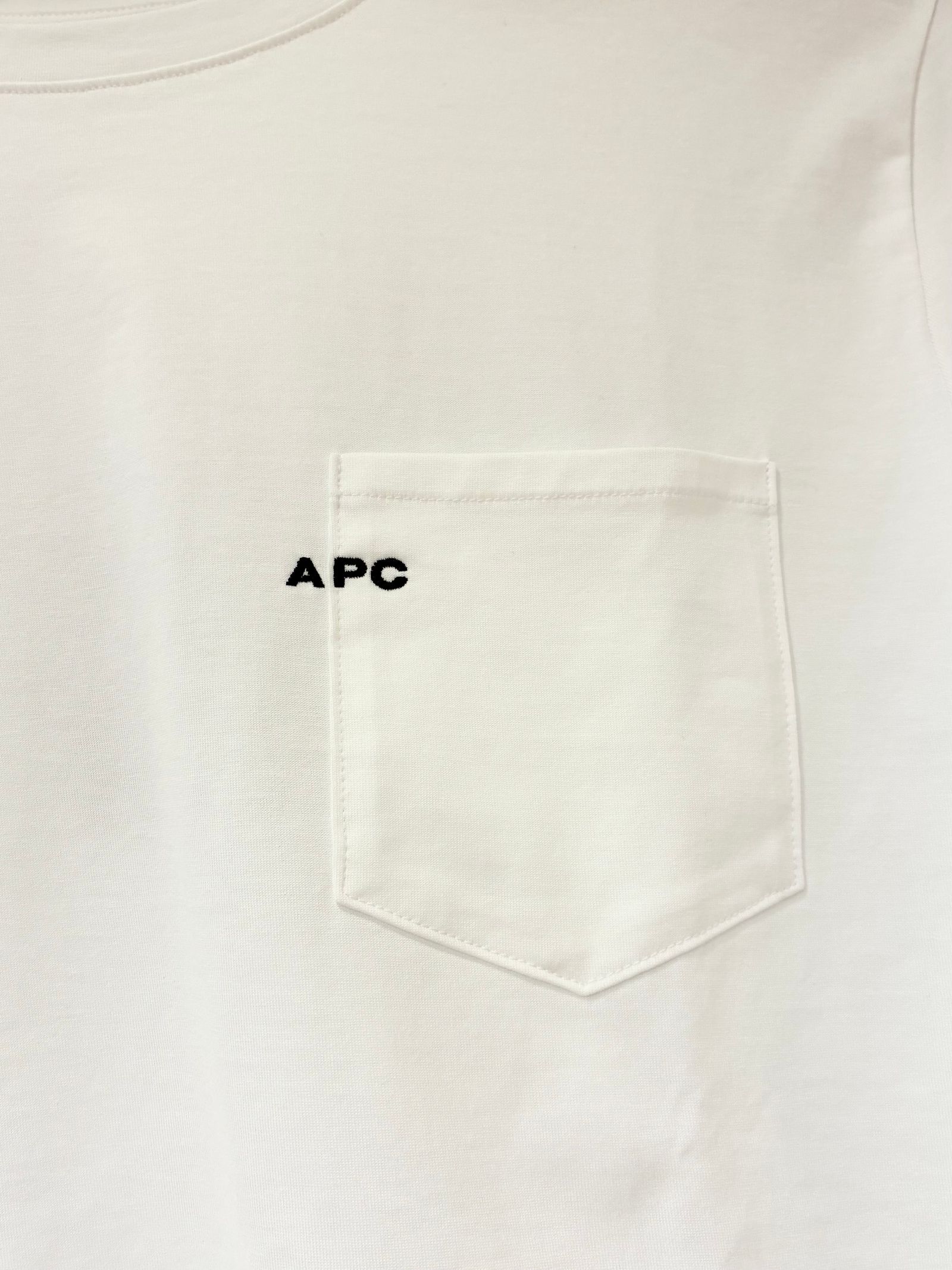刺繍入りポケットTシャツ / ワンポイントポケットTシャツ / ホワイト
