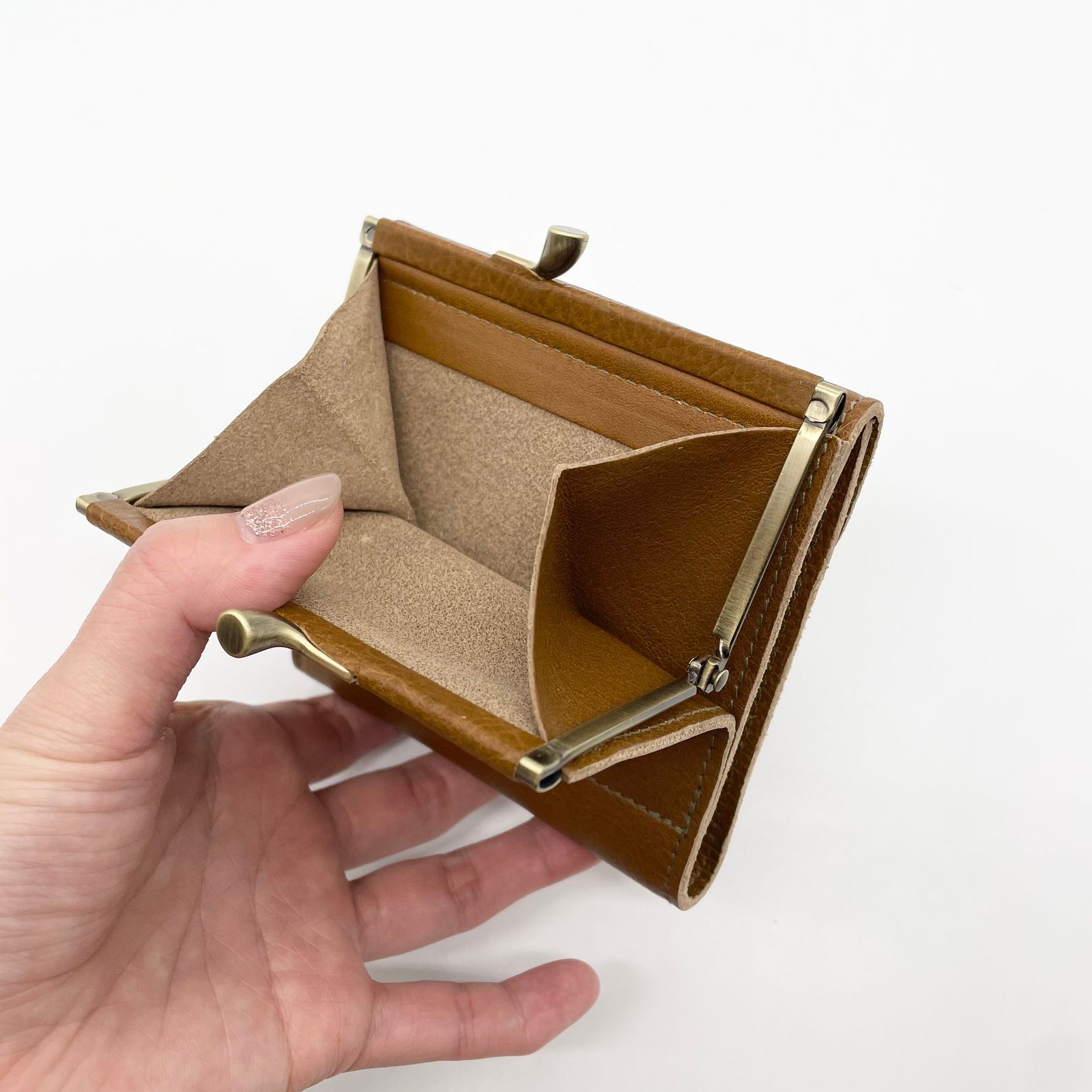 がま口二つ折り財布