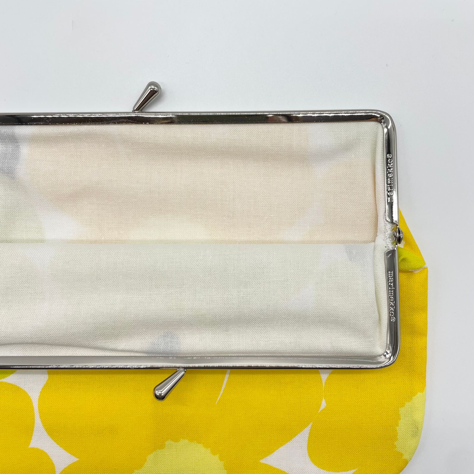 Marimekko - ウニッコ柄がま口ポーチ | HALLOW's web store