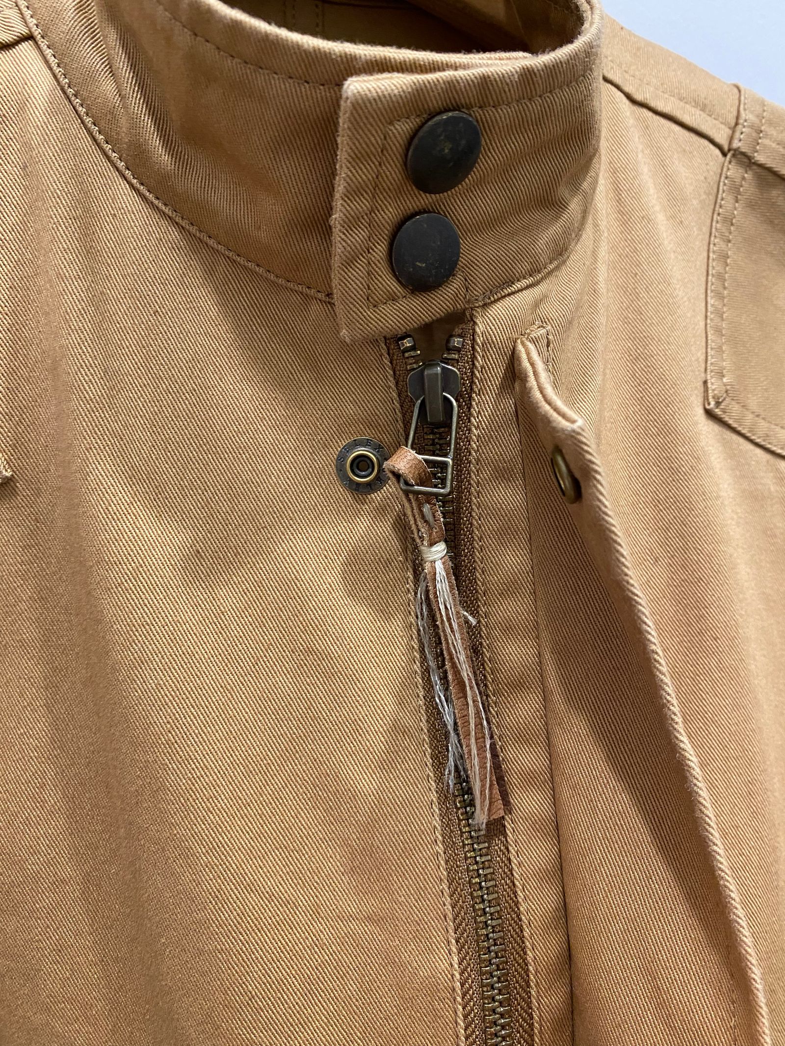 ジップアップブルゾン