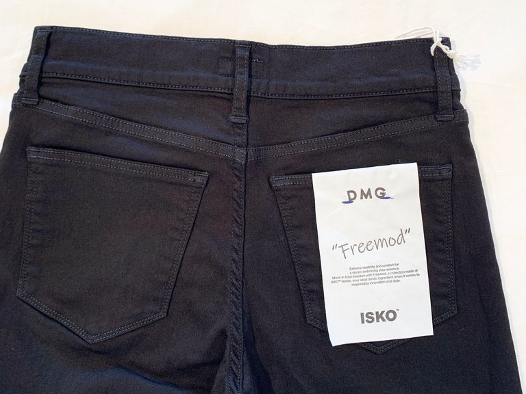 D.M.Gの”Freemod Black”スキニーパンツ