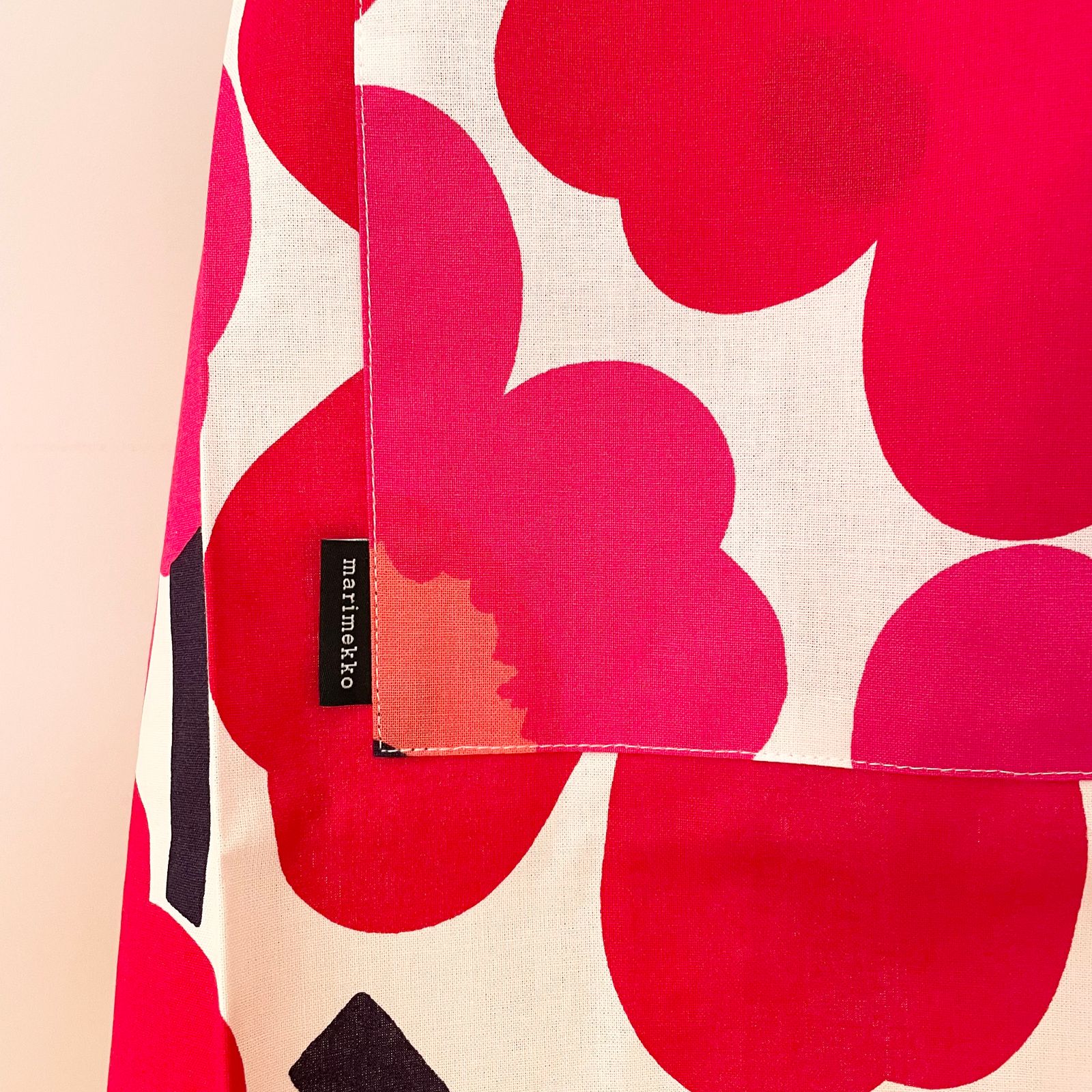 Marimekko - Pieni Unikko エプロン | HALLOW's web store