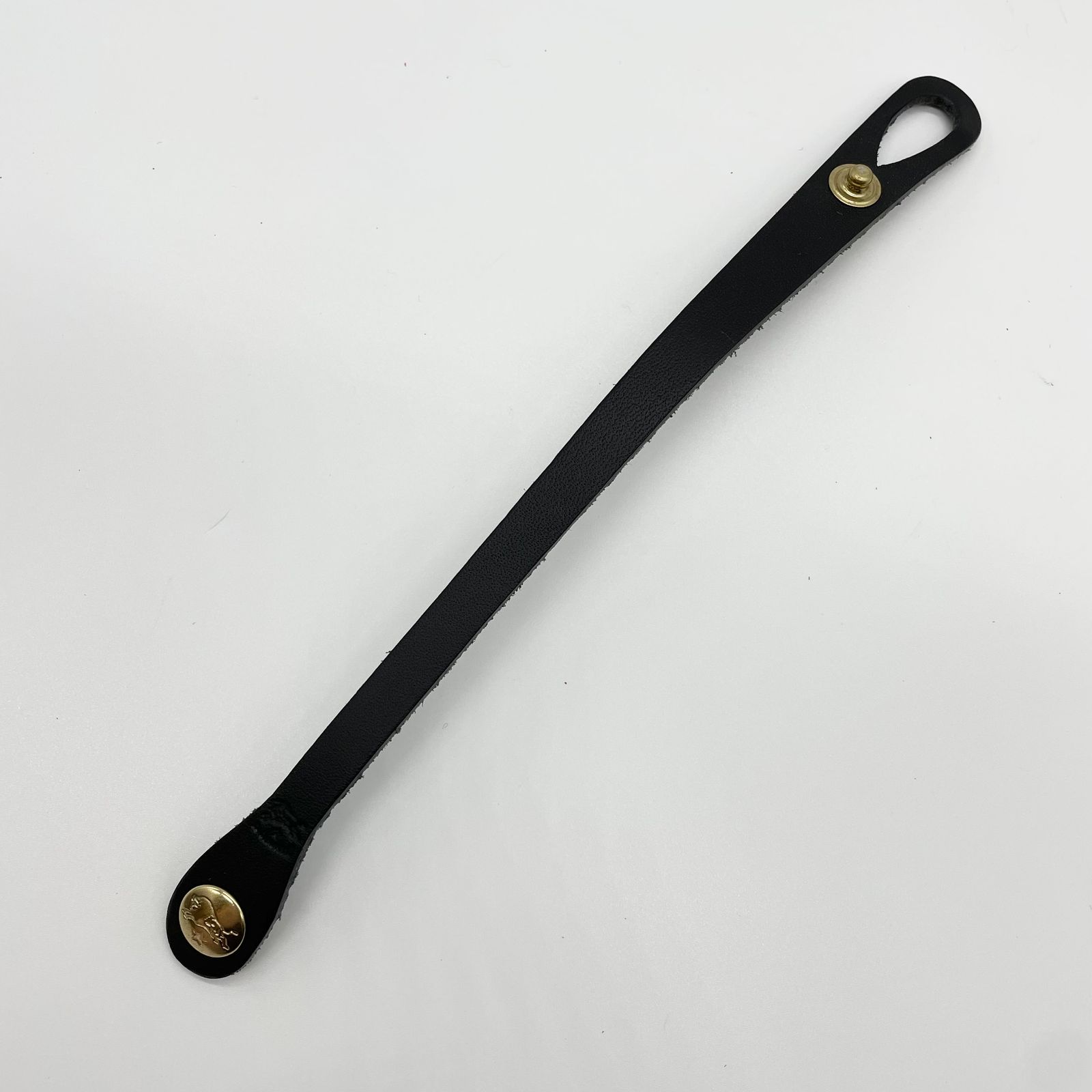 スナップボタンレザーブレスレット