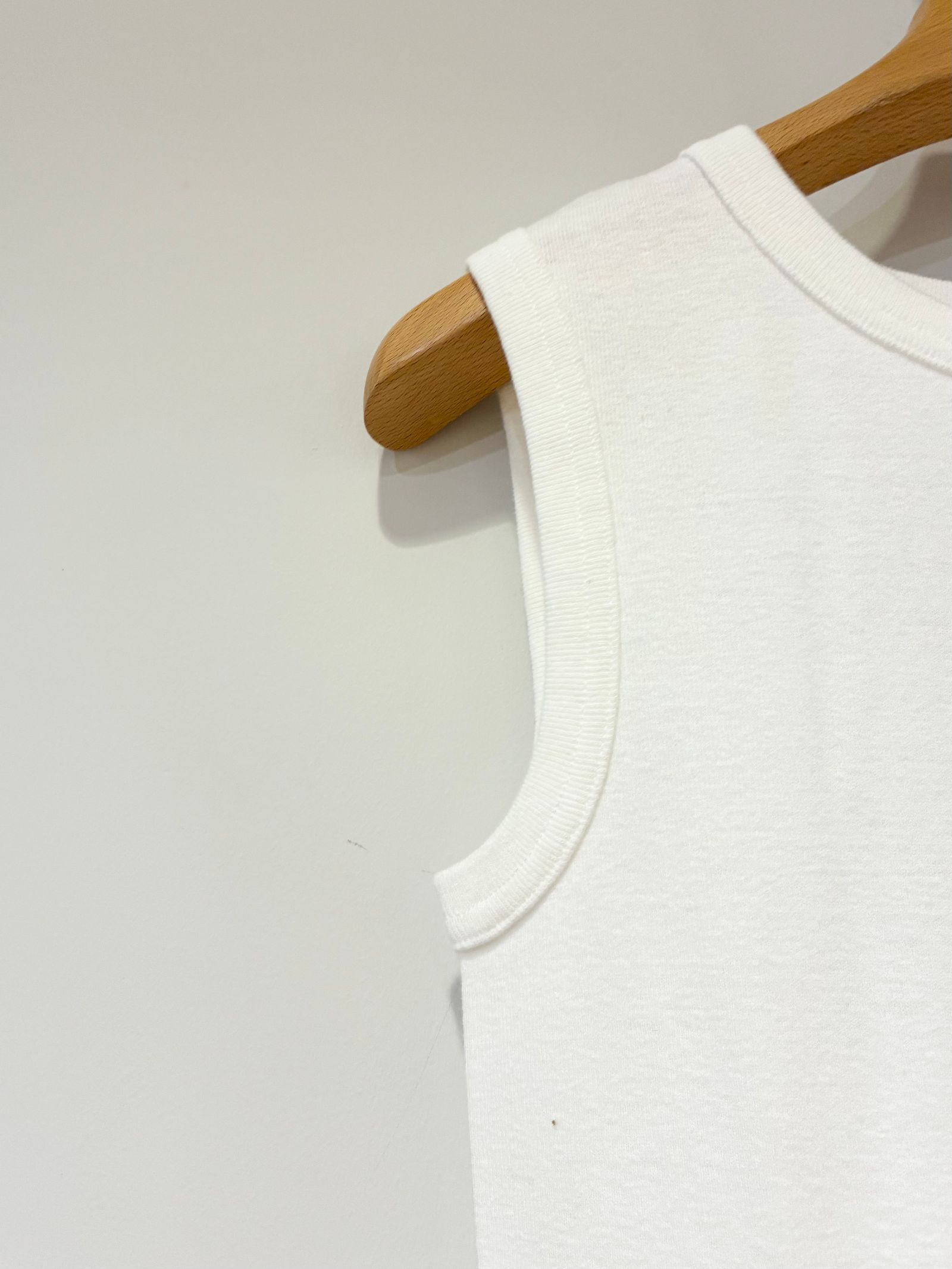 CIRCULAR RIB SLEEVELESS / ノースリーブトップス / タンクトップ / ホワイト