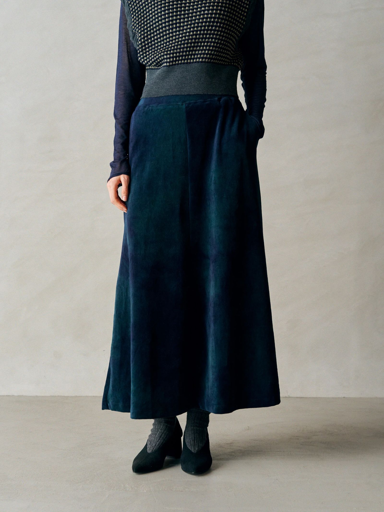 TIE-DYED COTTON VELOUR FLARED SKIRT / グリーン