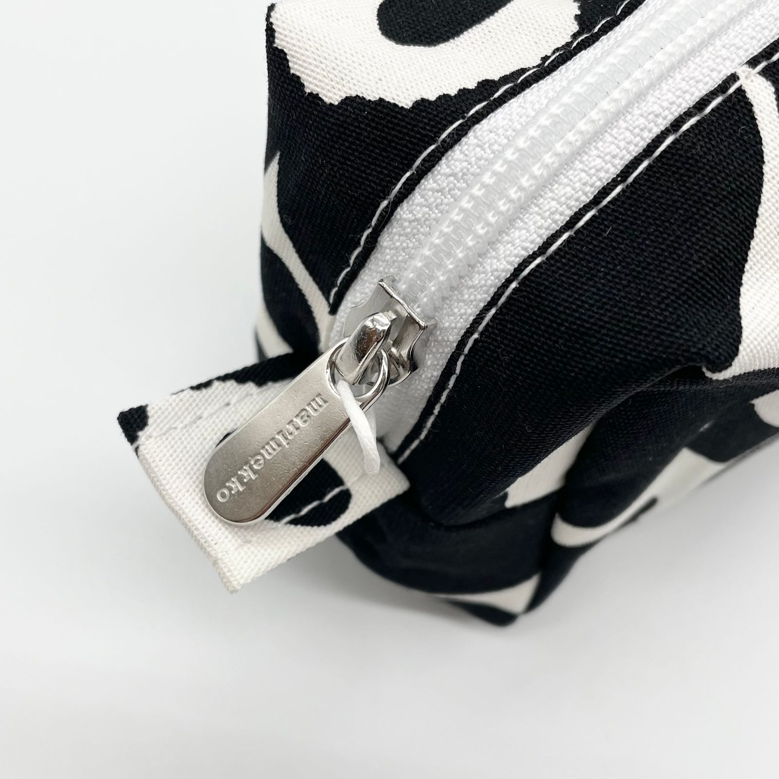 Tiise Mini Unikko ジップポーチ