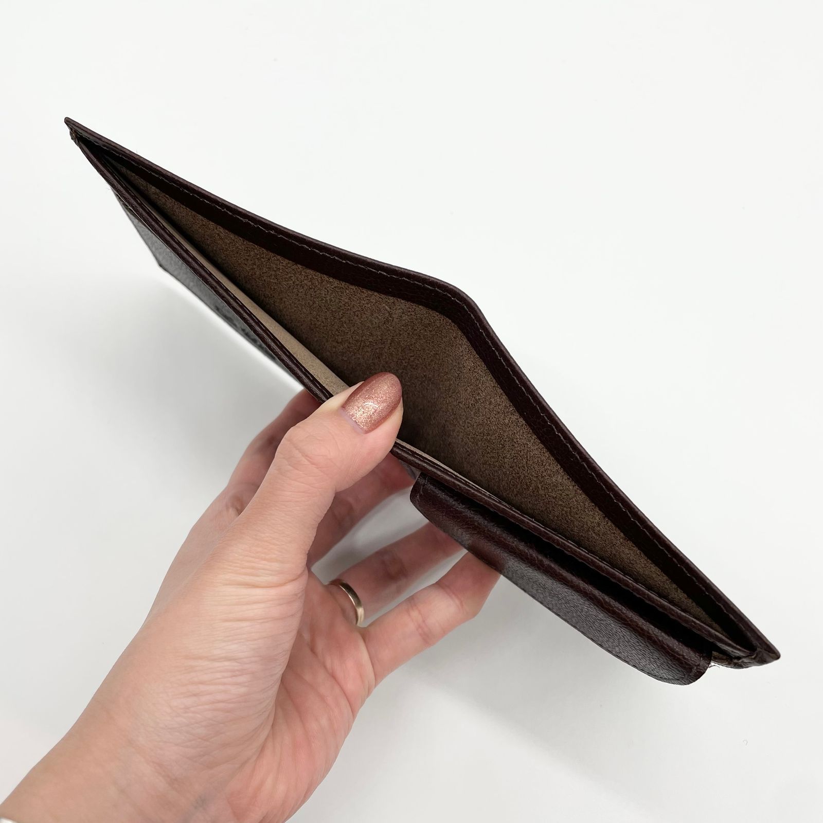 レザー二つ折り財布