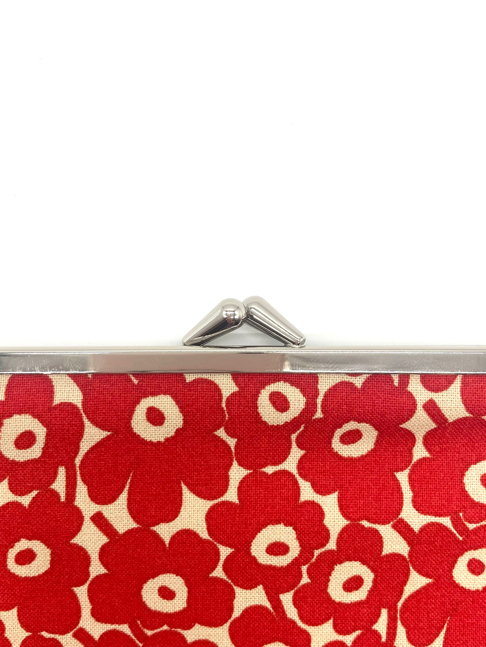 【22AW】マリメッコ/ Puolikas Kukkaro Pikkuinen Unikko ポーチ Marimekko - Puolikas Kukkaro Pikkuinen Unikko/がま口ポーチ