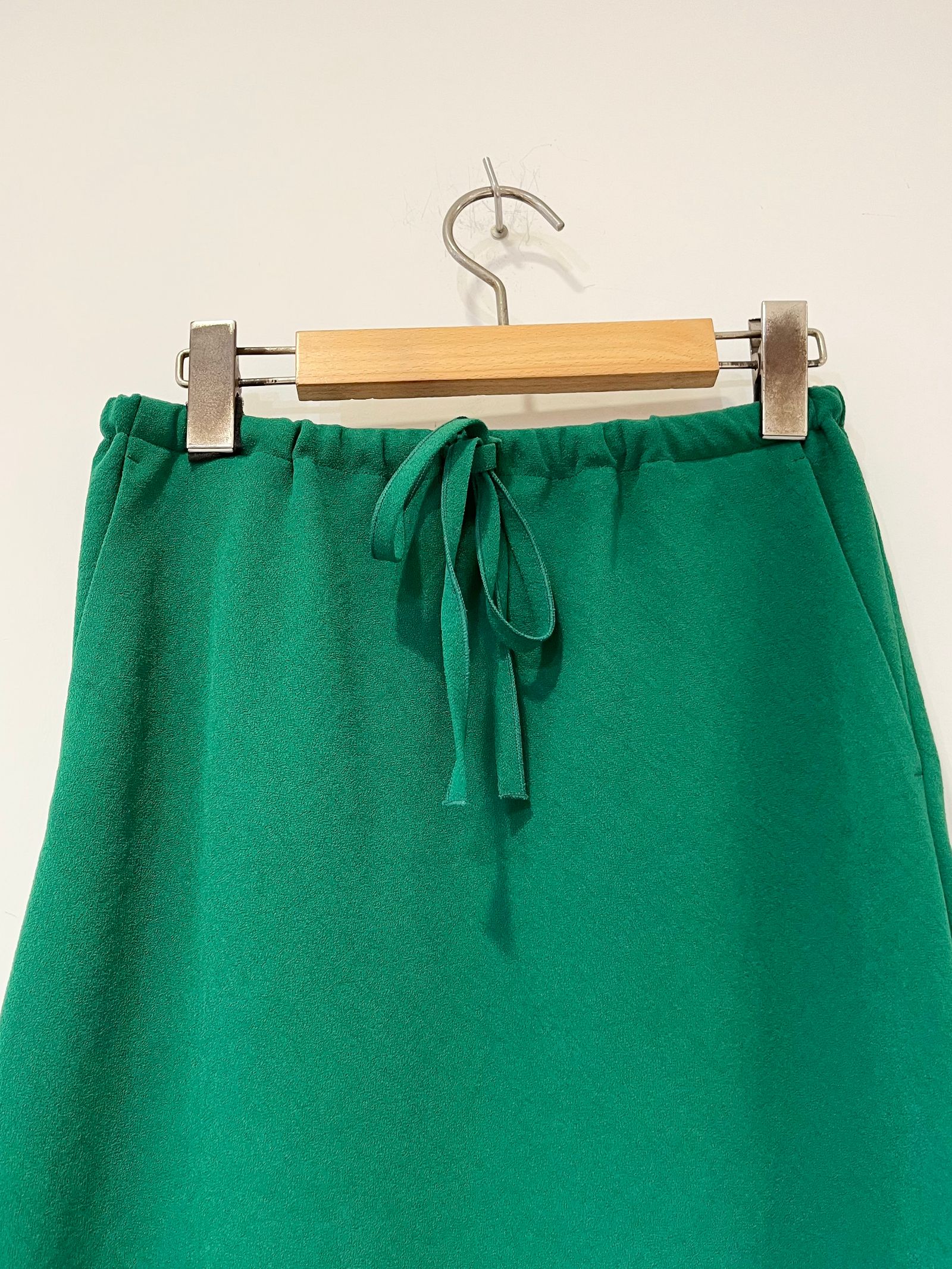 【Bed&Breakfast】 Back Satin Dry Georgette Skirt / マーメイドスカート / グリーン
